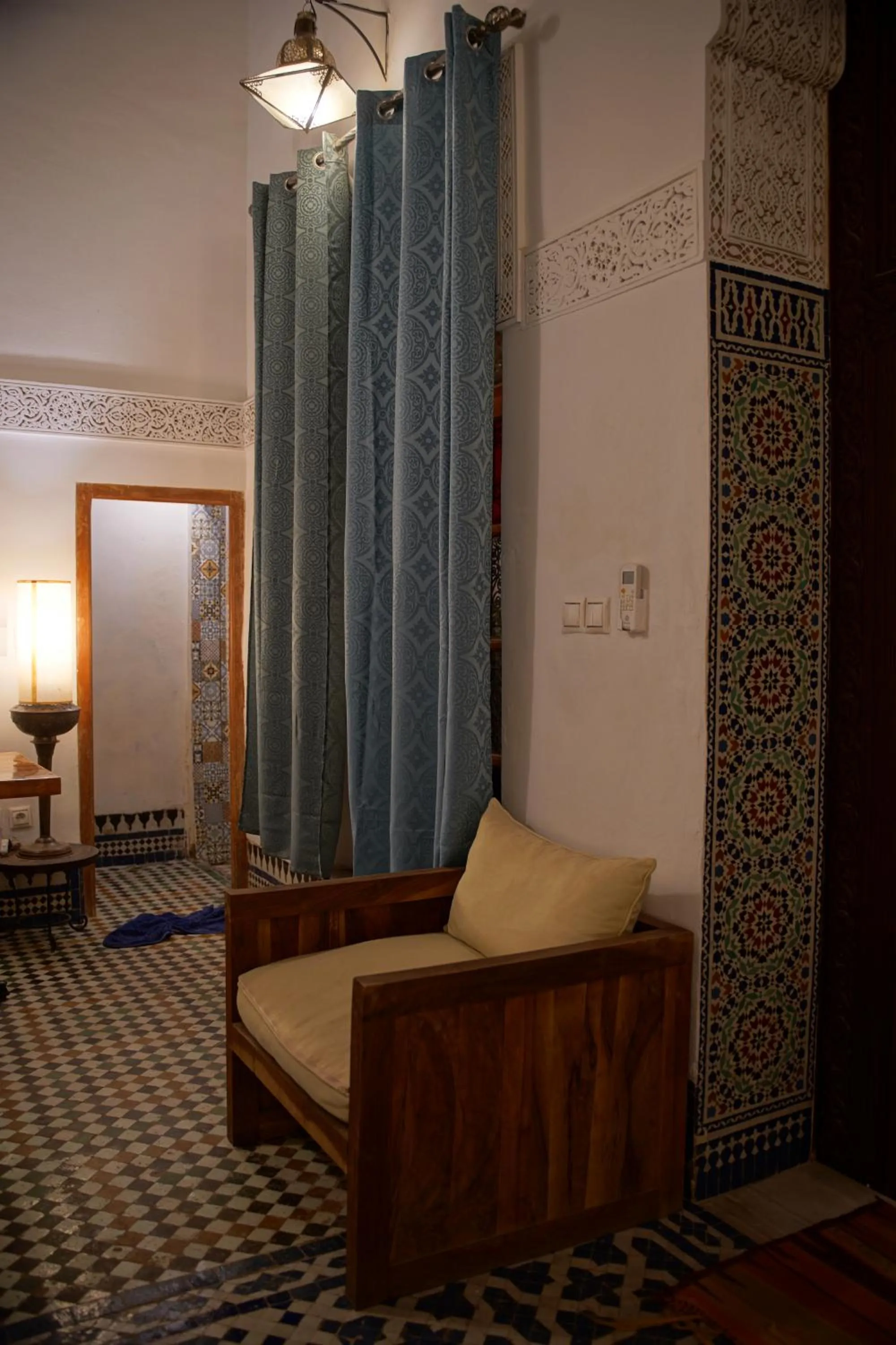 Photo of the whole room in La Cheminée Bleue Fes