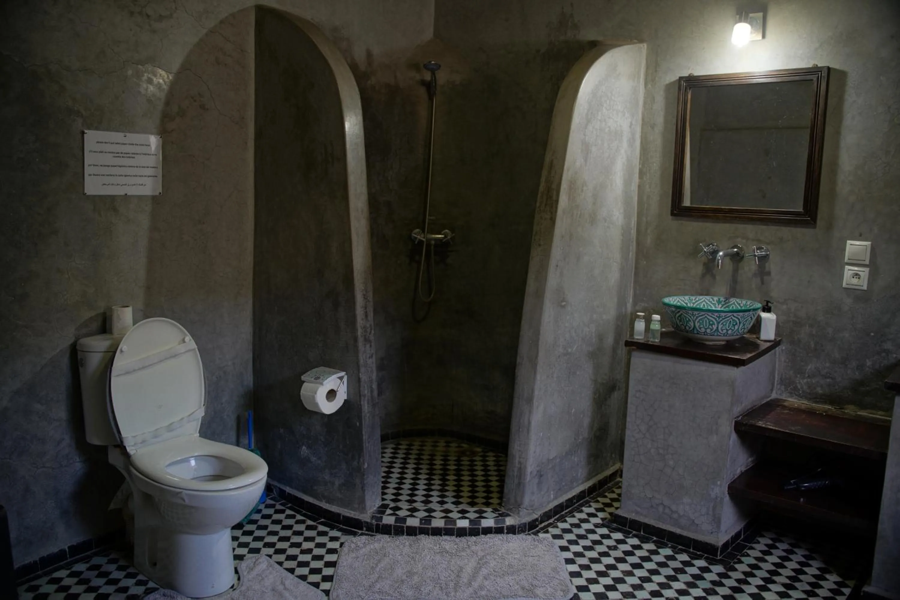 Toilet in La Cheminée Bleue Fes