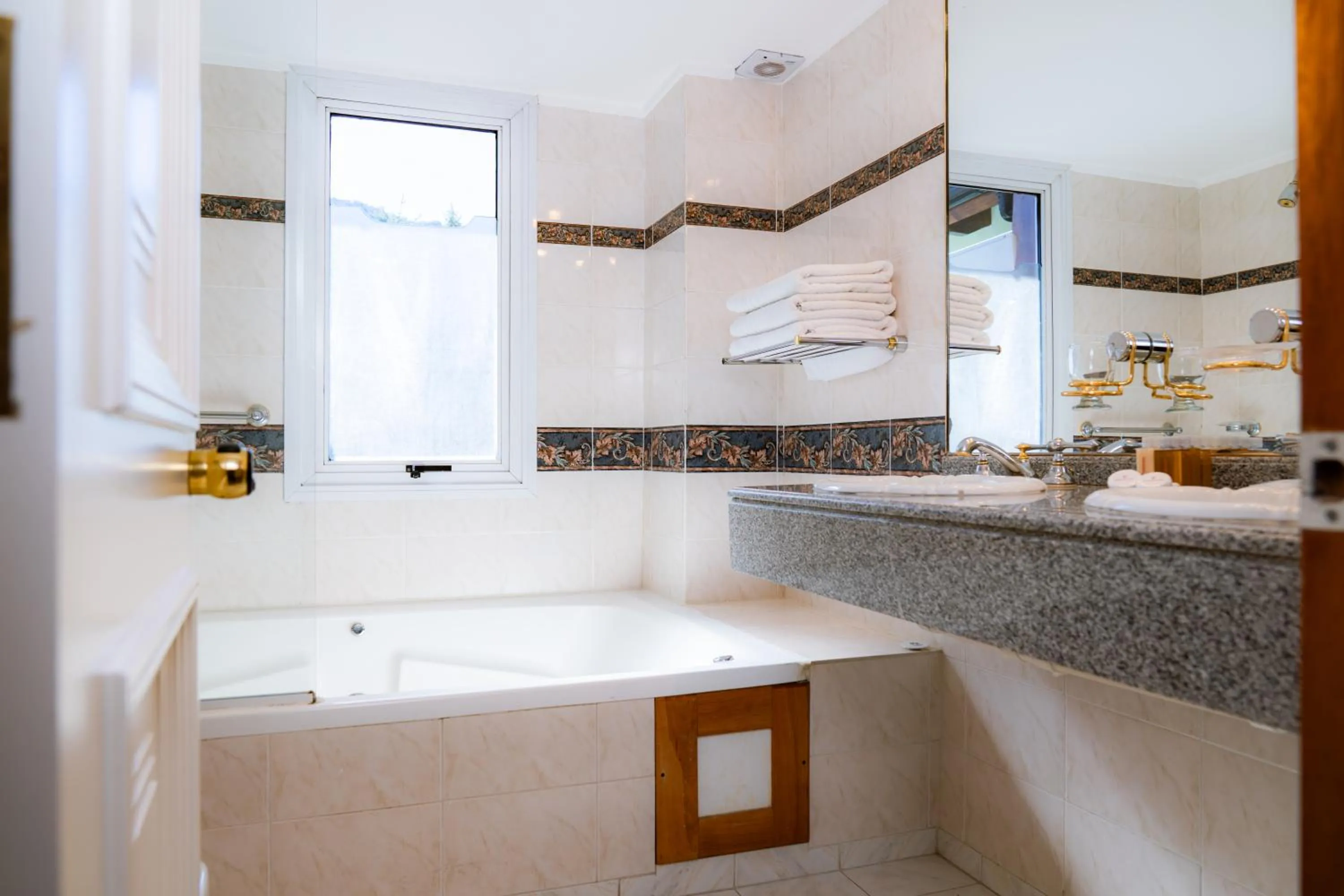 Bathroom in Patagonia Plaza Hotel