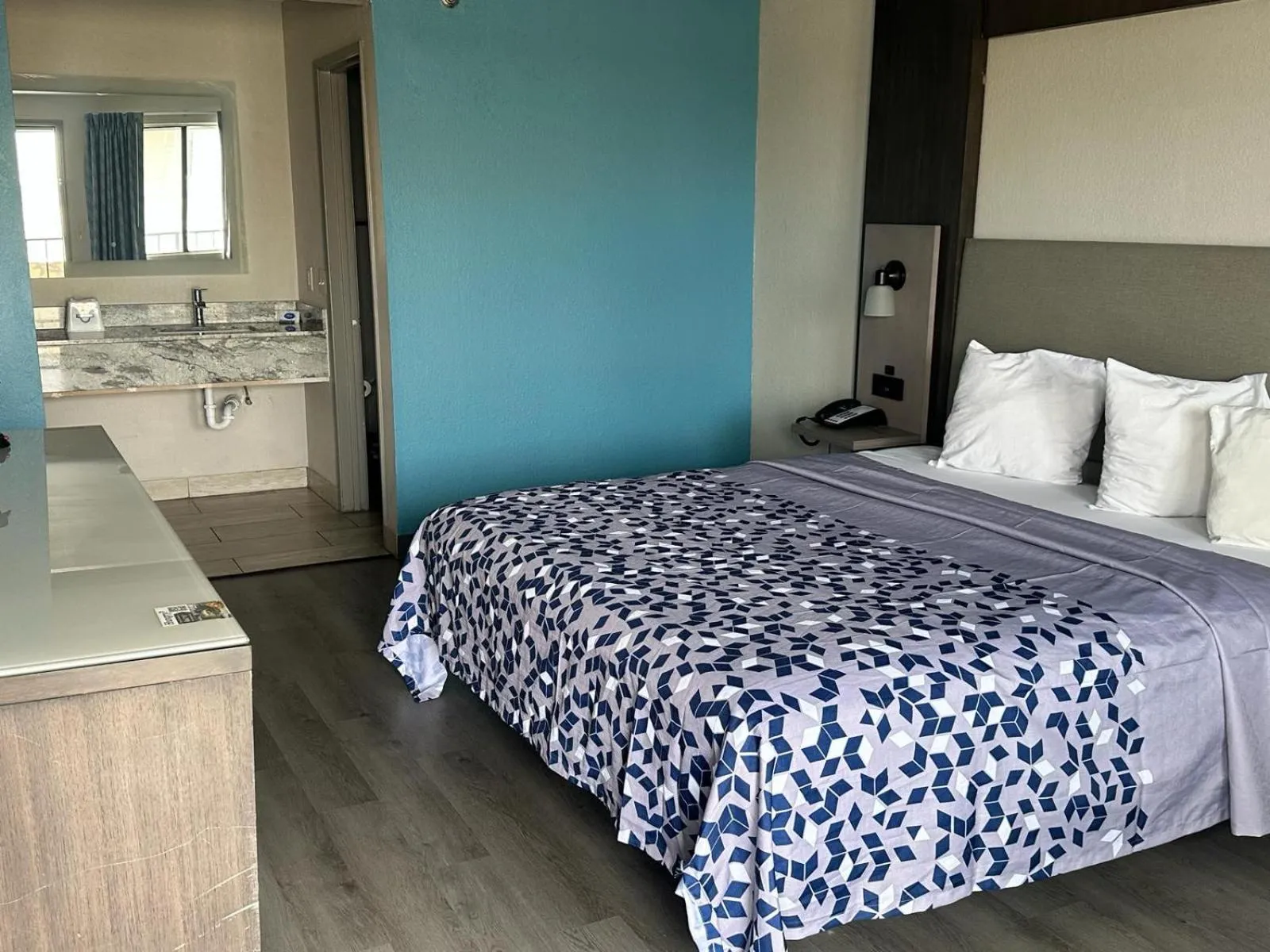 Photo of the whole room, Bed in Days Inn by Wyndham El Paso Airport East