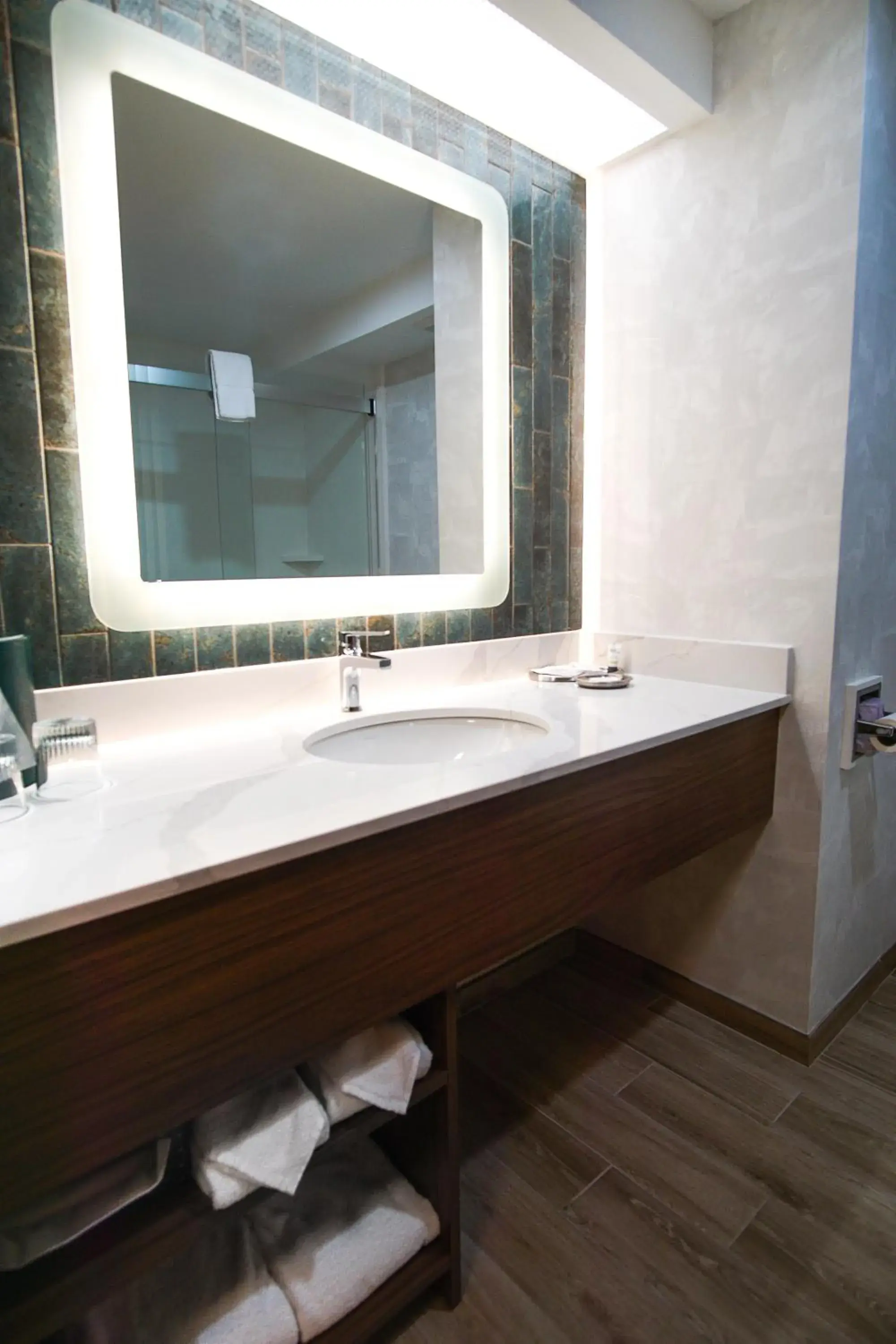 King Room with Mountain View, Non-Smoking in The Yankee, Trademark Collection by Wyndham King Room with Mountain View, Non-Smoking in The Yankee, Trademark Collection by Wyndham