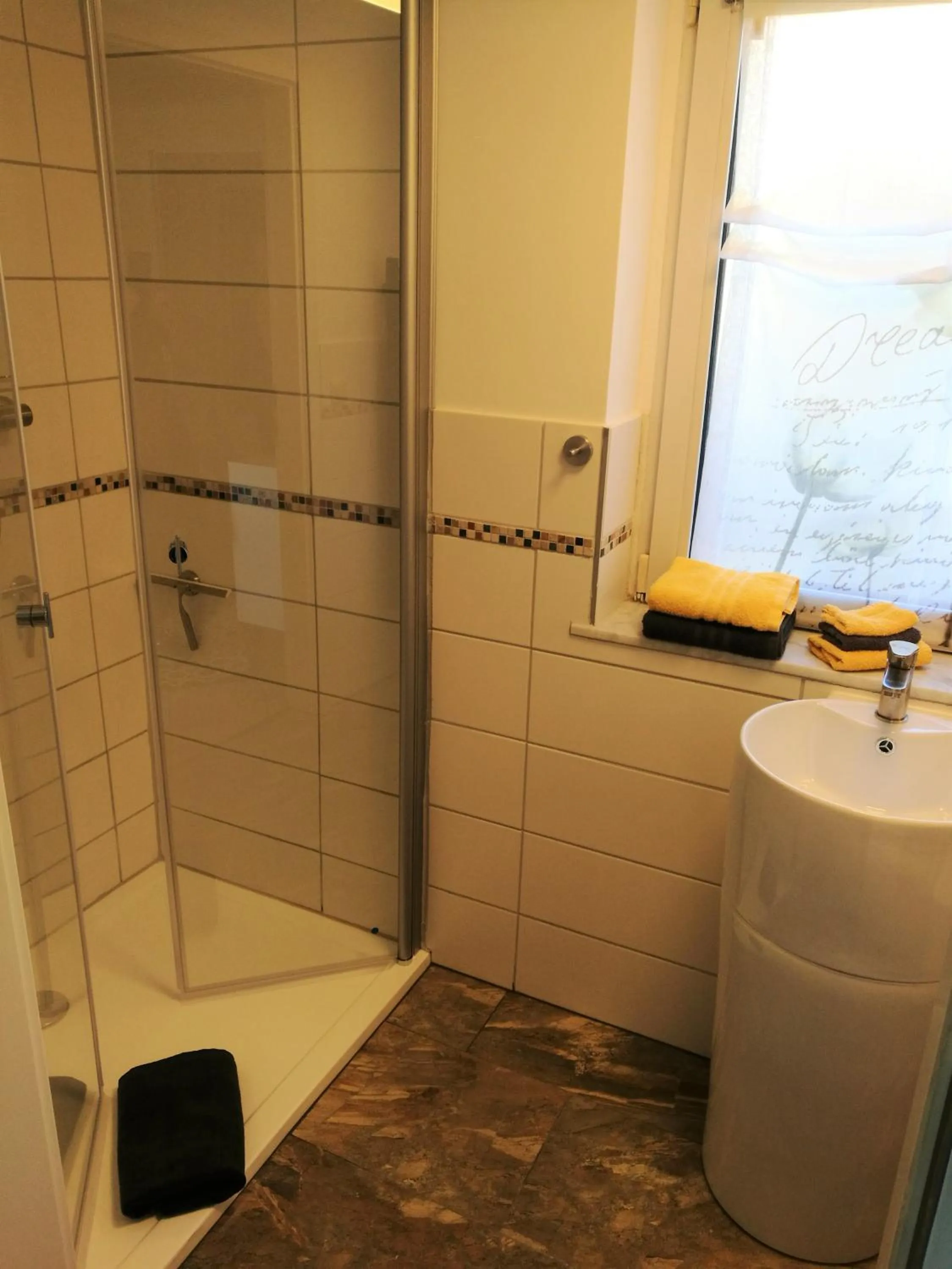 Bathroom in Elbhangzimmer Dresden