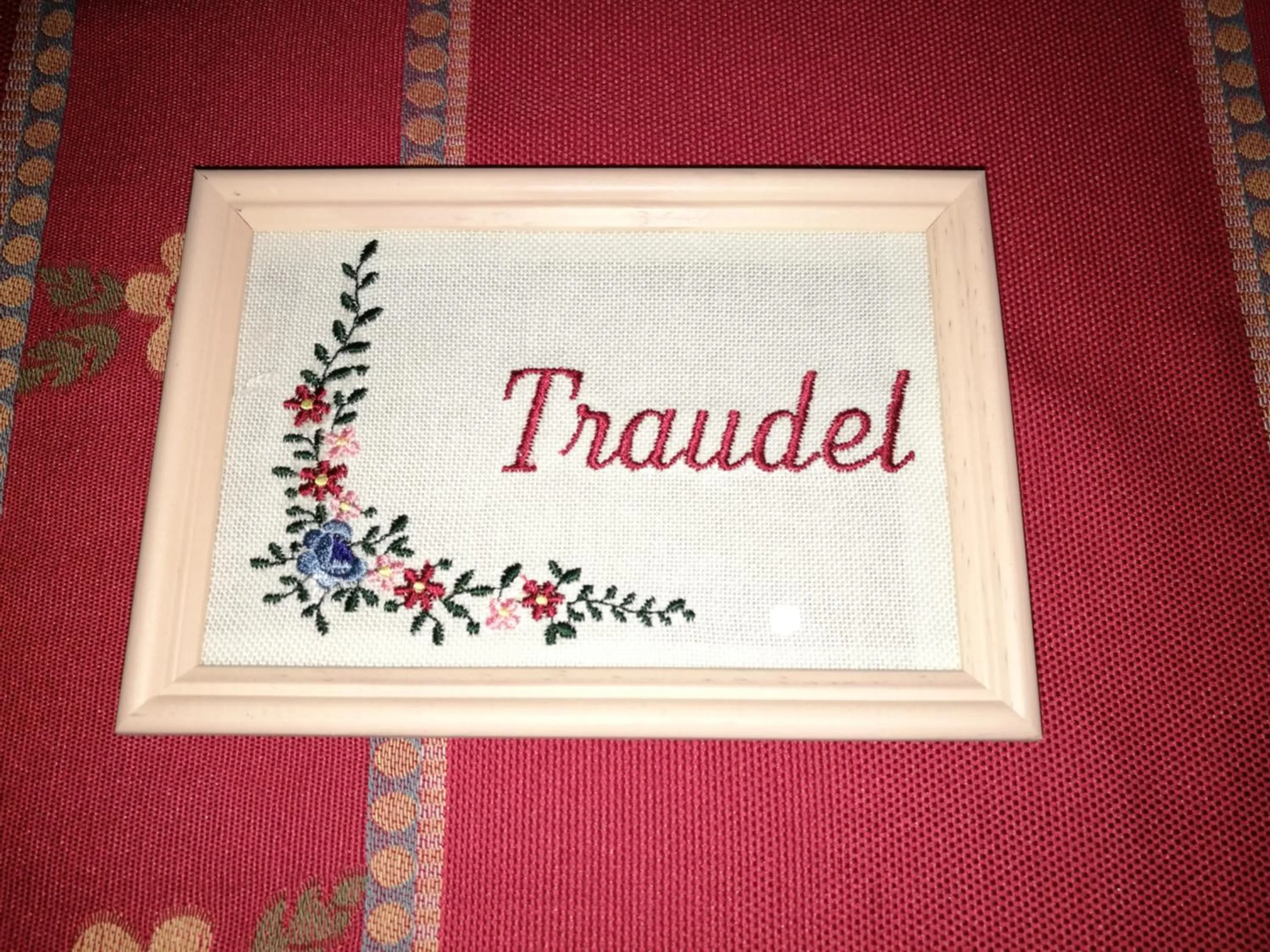 Logo/Certificate/Sign in Elbhangzimmer Dresden