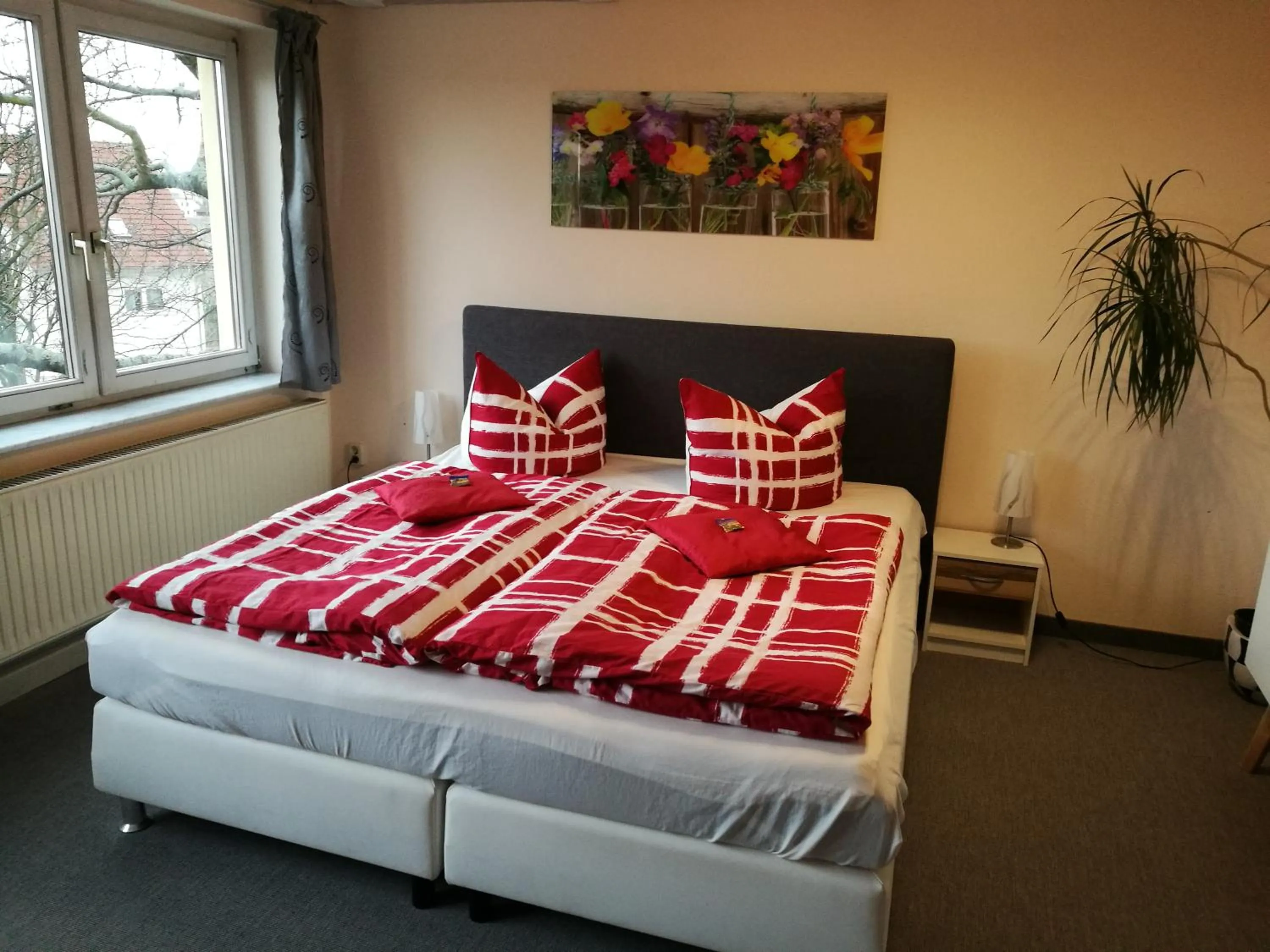 Bed in Elbhangzimmer Dresden