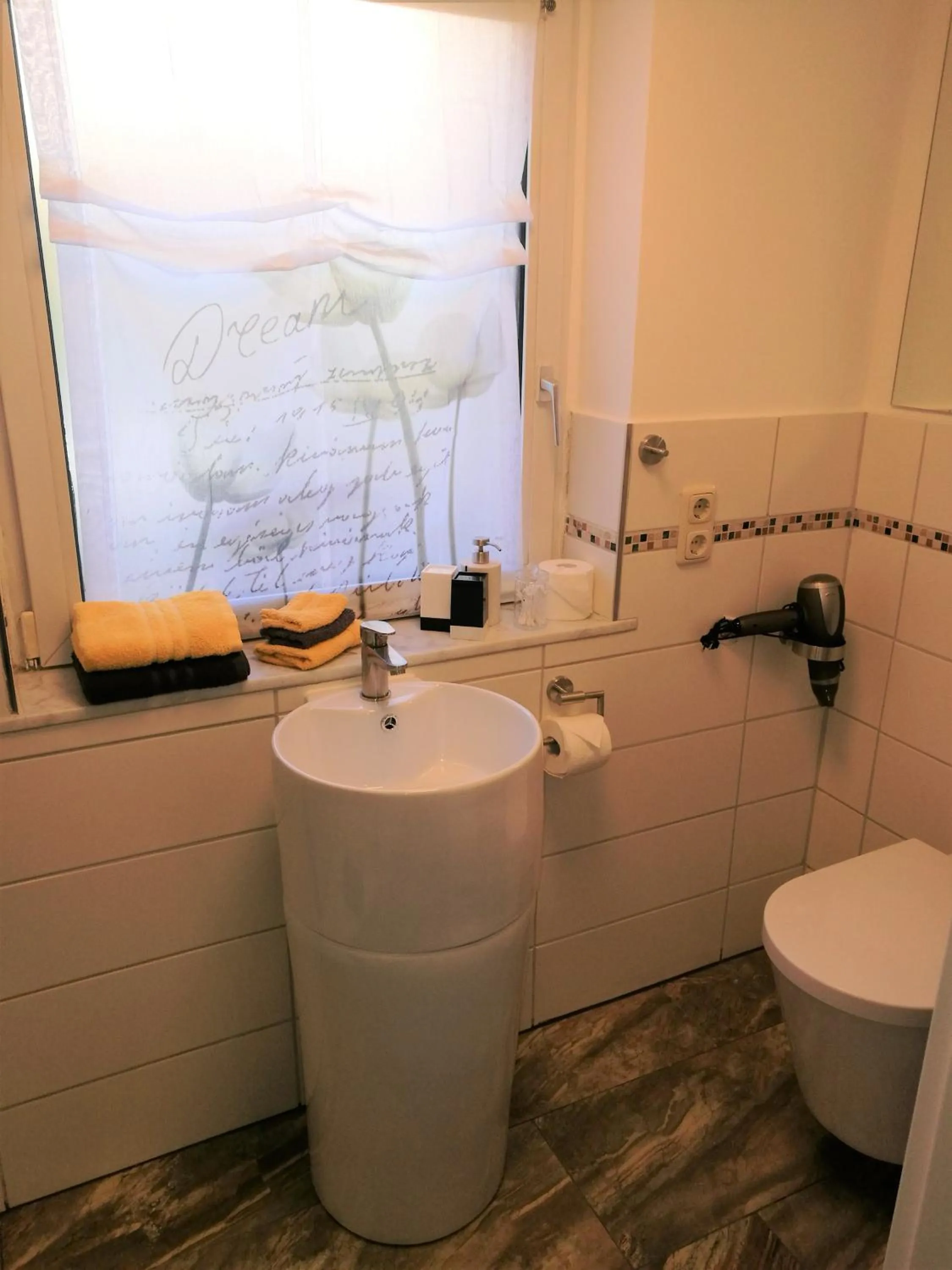 Bathroom in Elbhangzimmer Dresden