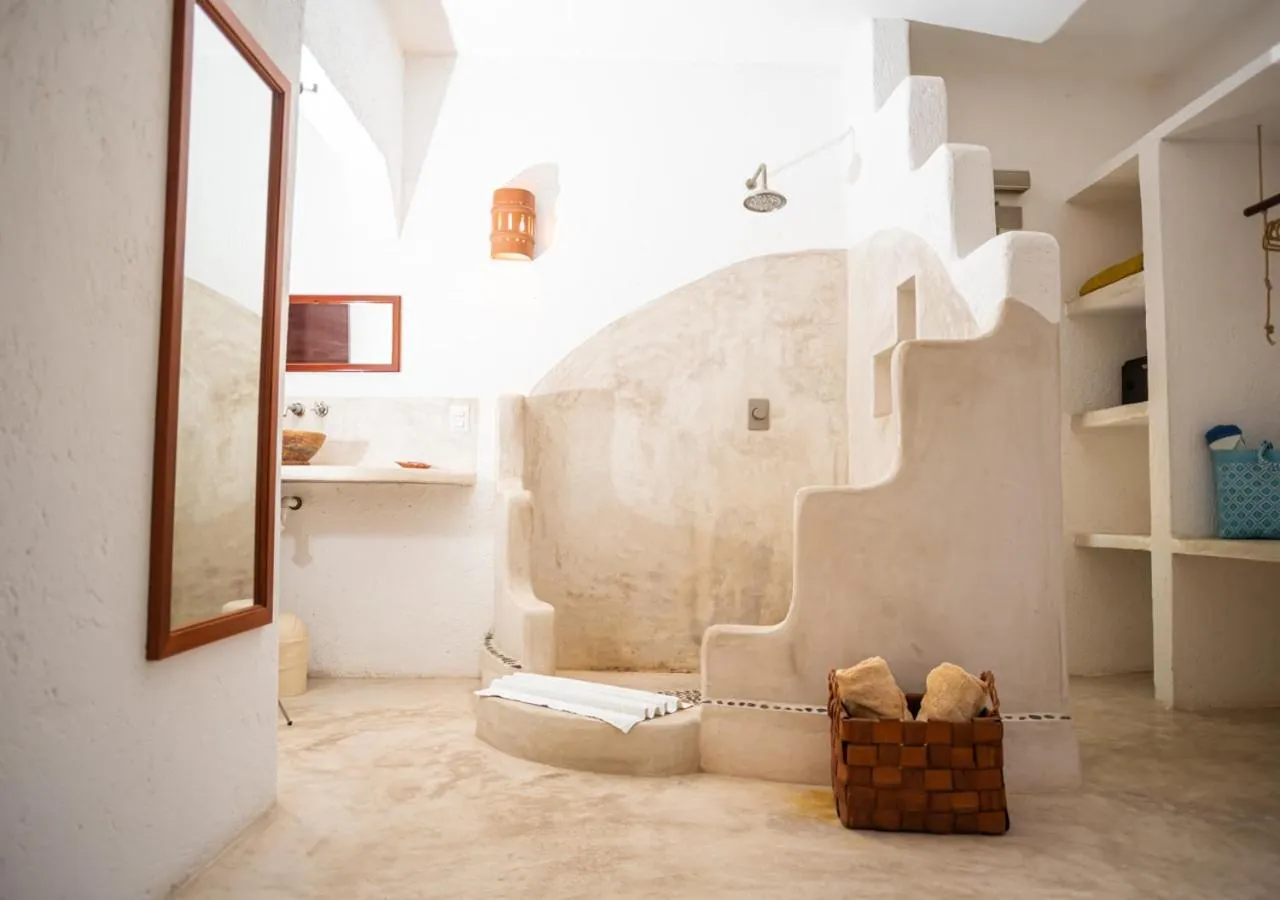 Shower in Villa Los Mangles Boutique Hotel