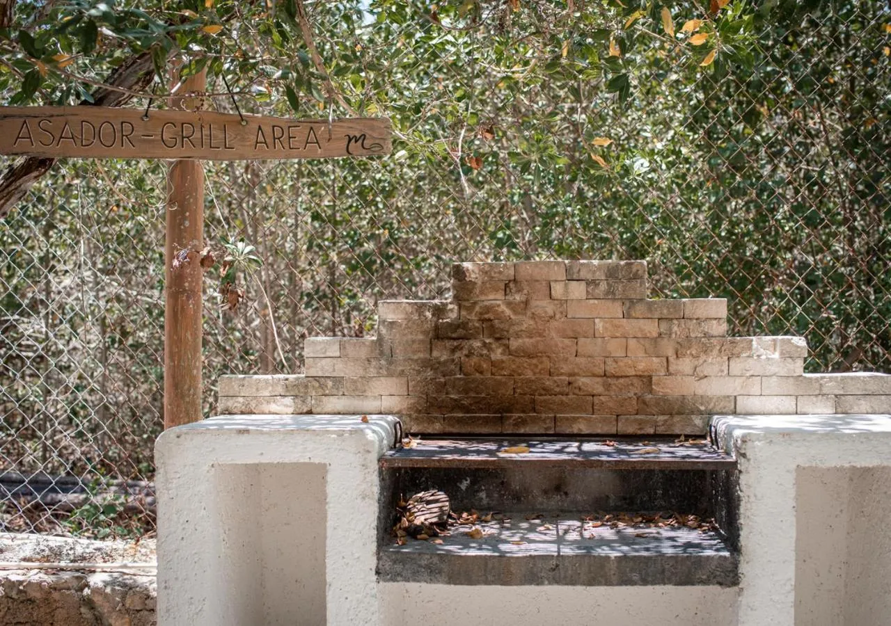 BBQ facilities in Villa Los Mangles Boutique Hotel