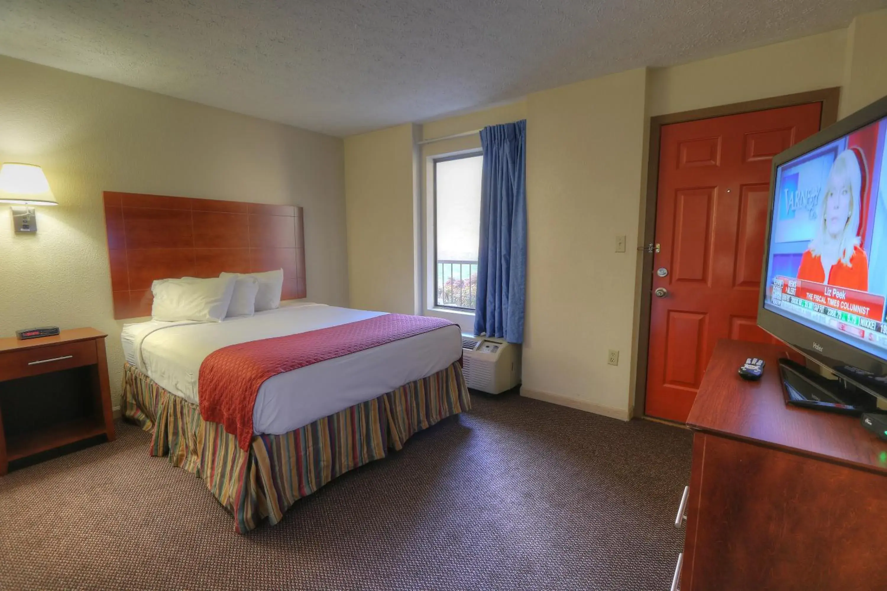 Suite with Three Queen Beds - Non-Smoking in Days Inn By Wyndham Pigeon Forge South Suite with Three Queen Beds - Non-Smoking in Days Inn By Wyndham Pigeon Forge South