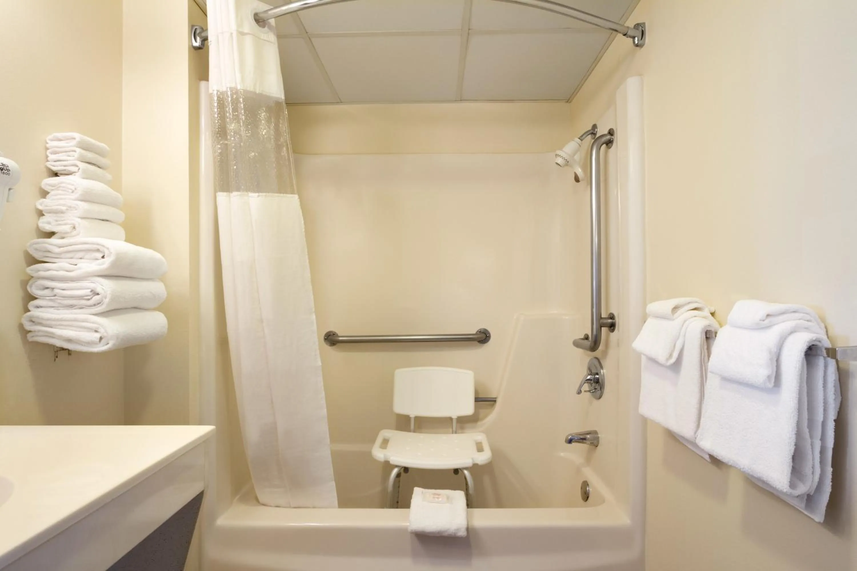 Bathroom in Days Inn By Wyndham Pigeon Forge South