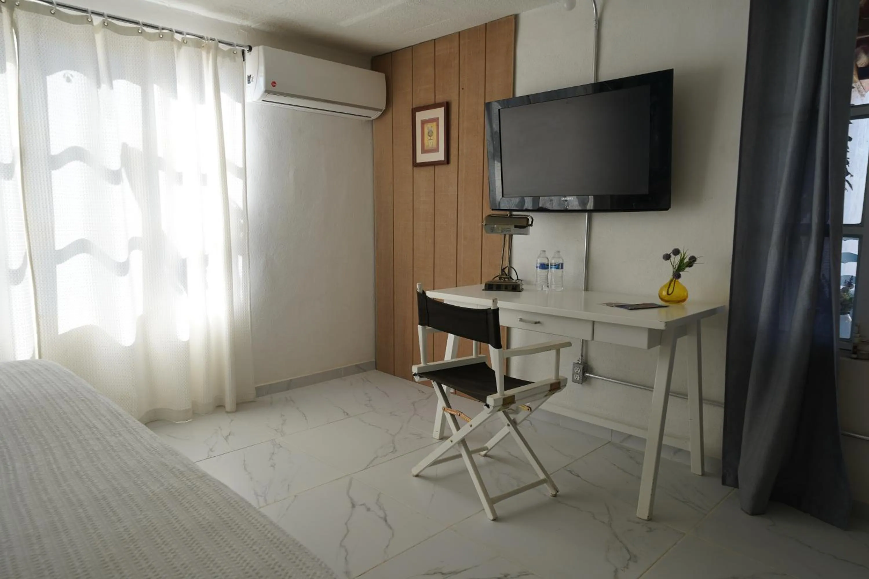 TV and multimedia, Bed in Santerra, Valle de Guadalupe