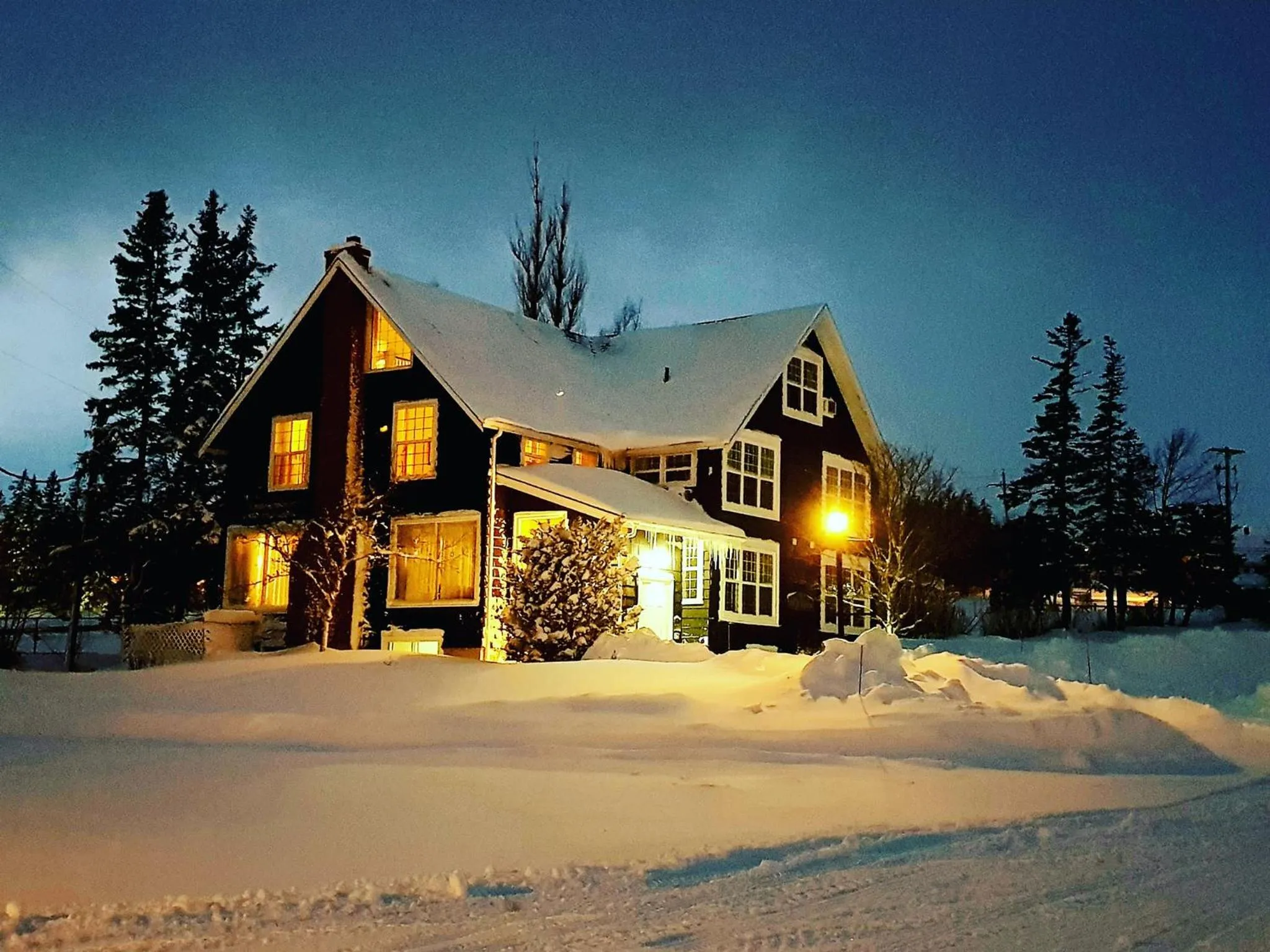 Property building in Inverary Resort