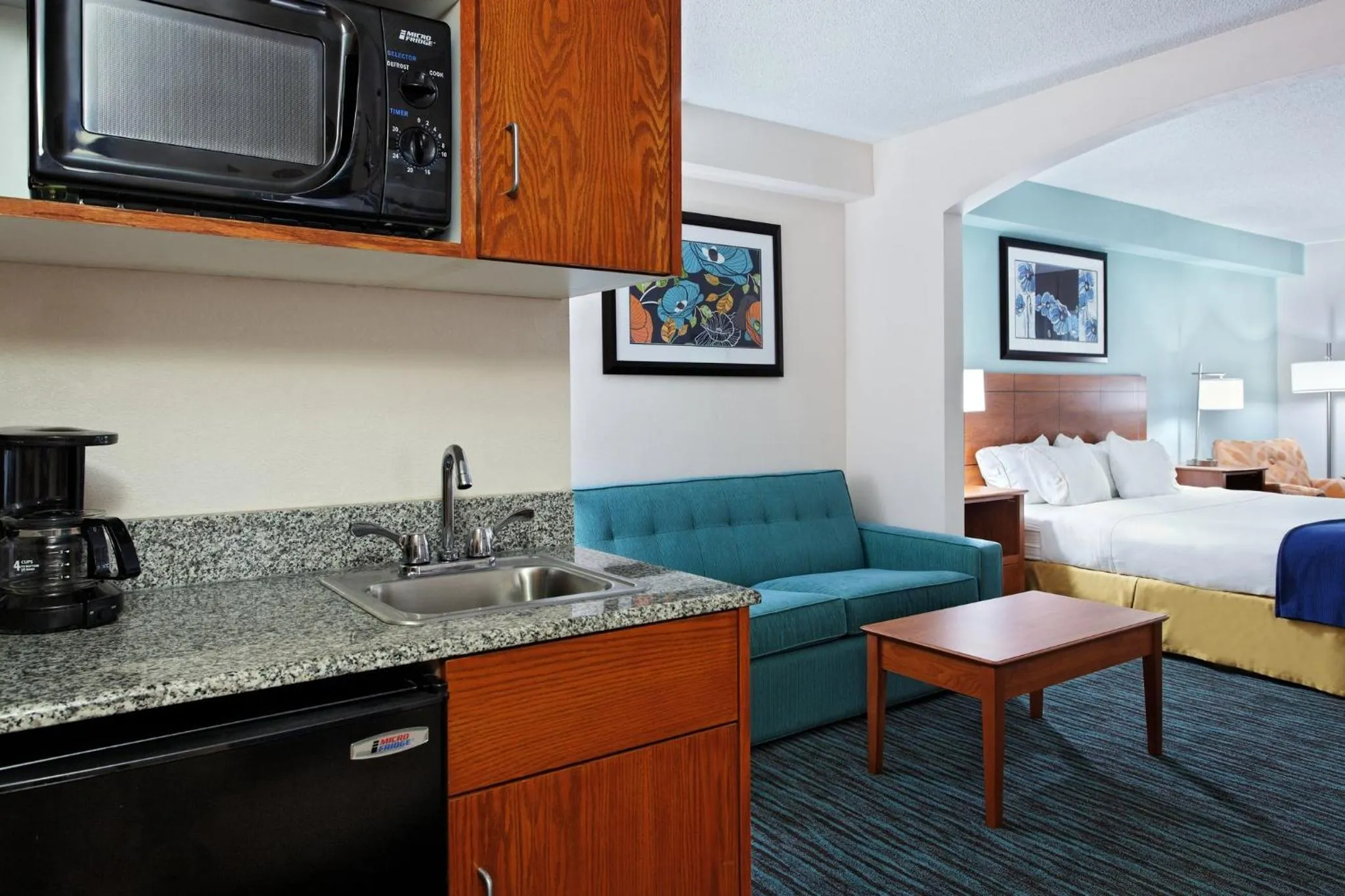 Photo of the whole room in Holiday Inn Express Richmond-Brandermill-Hull Street by IHG