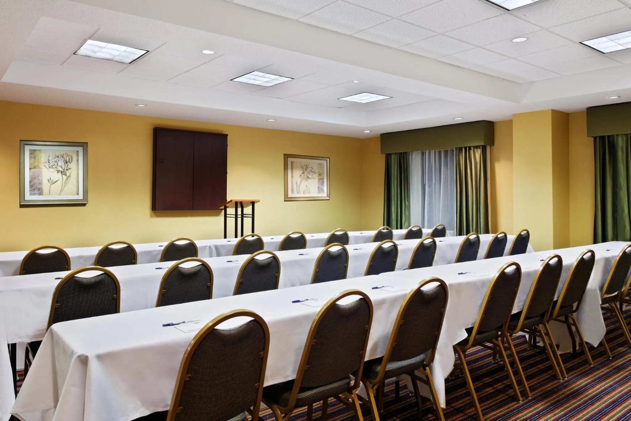 Meeting/conference room in Holiday Inn Express Richmond-Brandermill-Hull Street by IHG