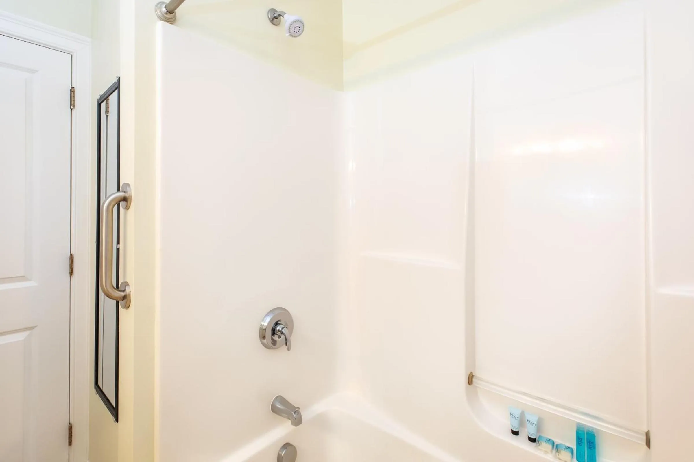 Atlantic Breeze Suites