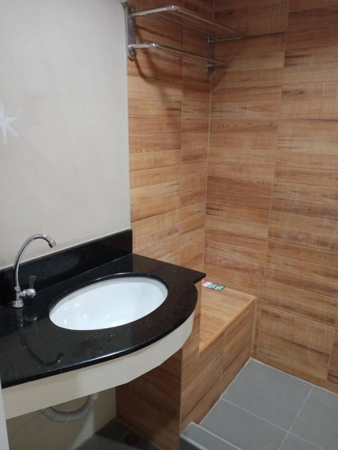 Bathroom in Royal Garden Home Hotel