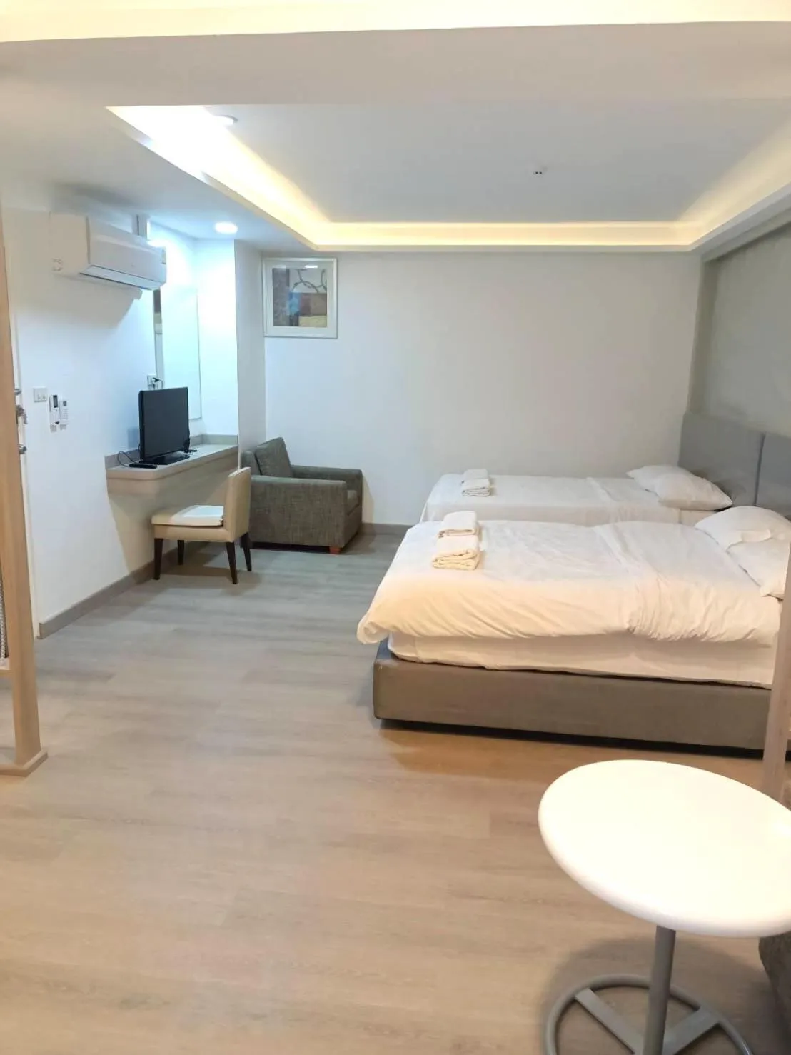 Photo of the whole room, Bed in Royal Garden Home Hotel