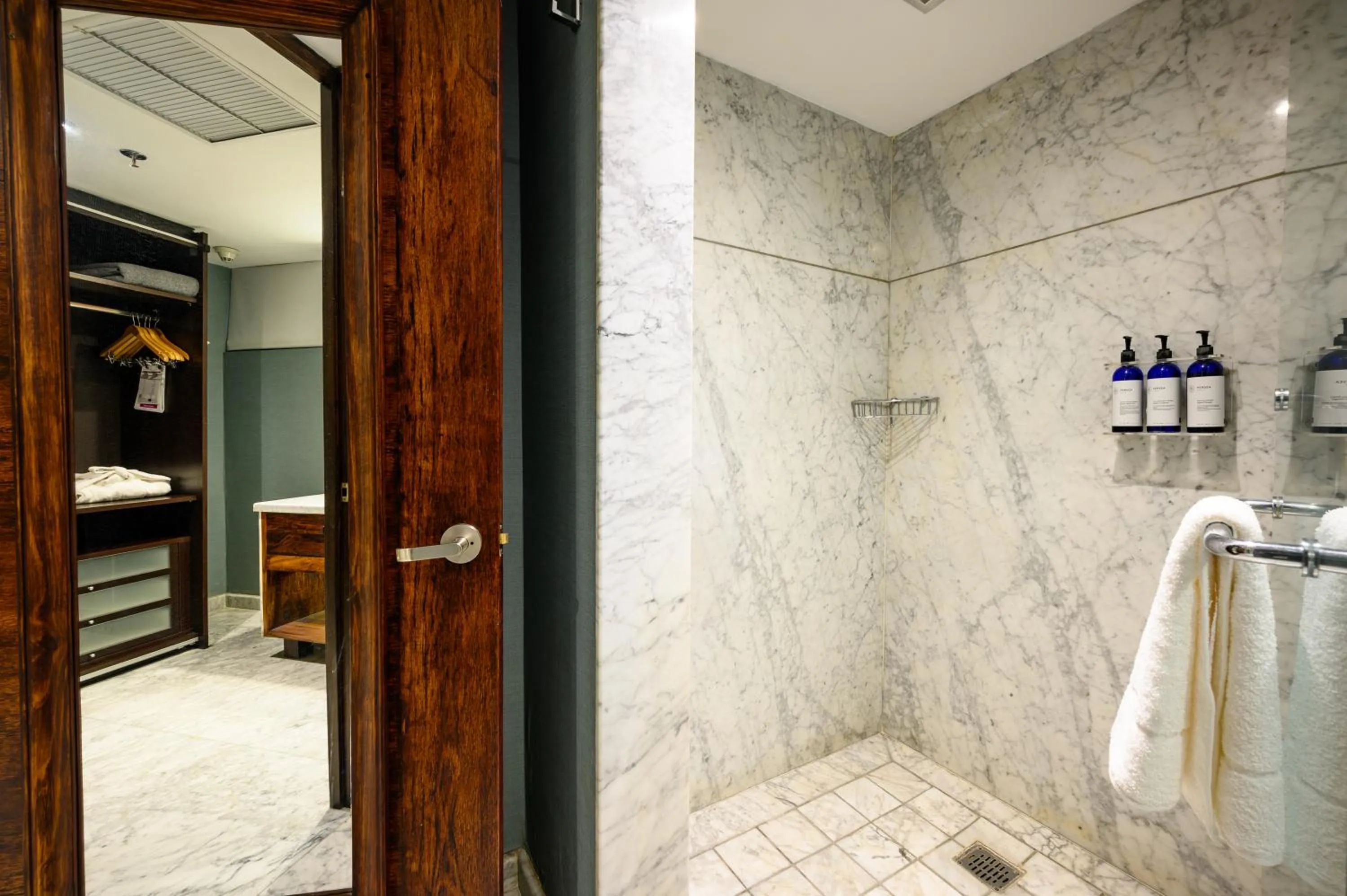 Bathroom in Las Suites Campos Eliseos