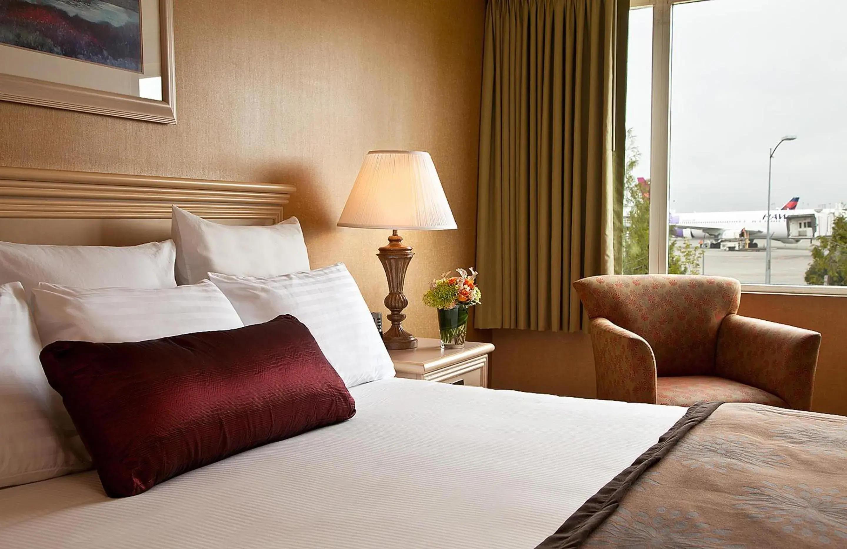 Queen Room in Coast Gateway Hotel Queen Room in Coast Gateway Hotel