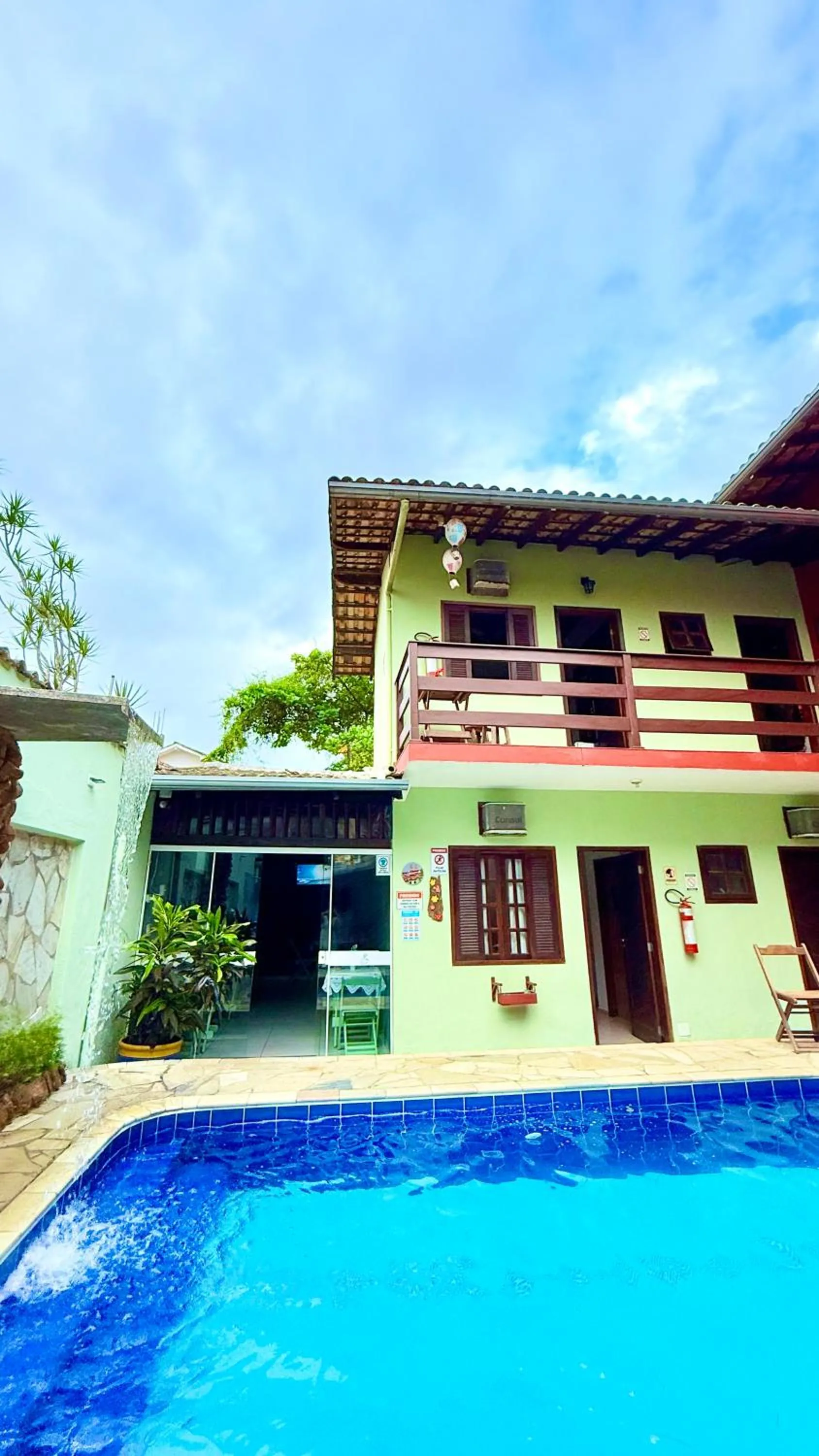 Swimming pool in Pousada Cores Do Mar