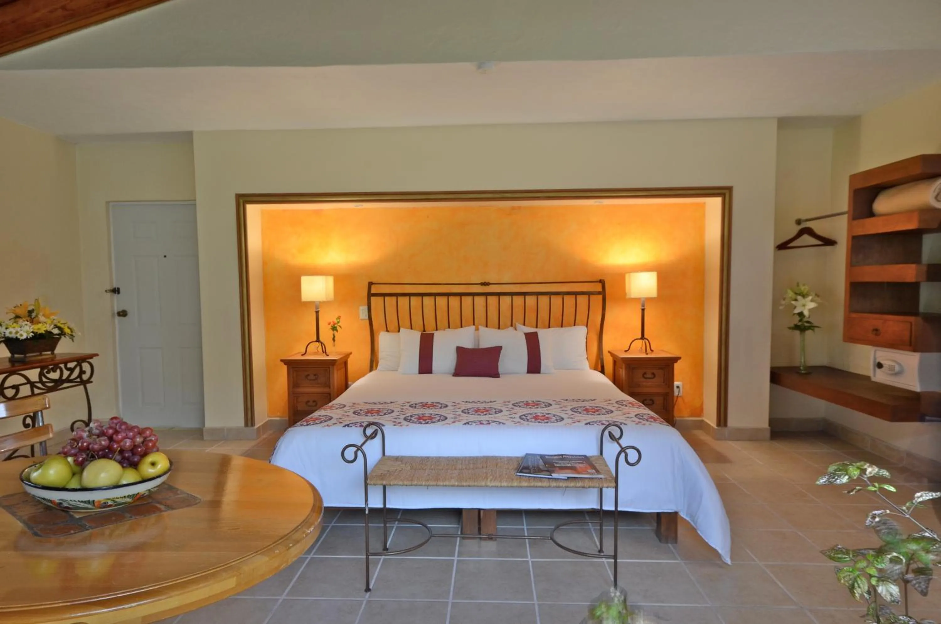 Photo of the whole room in Mision San Miguel de Allende