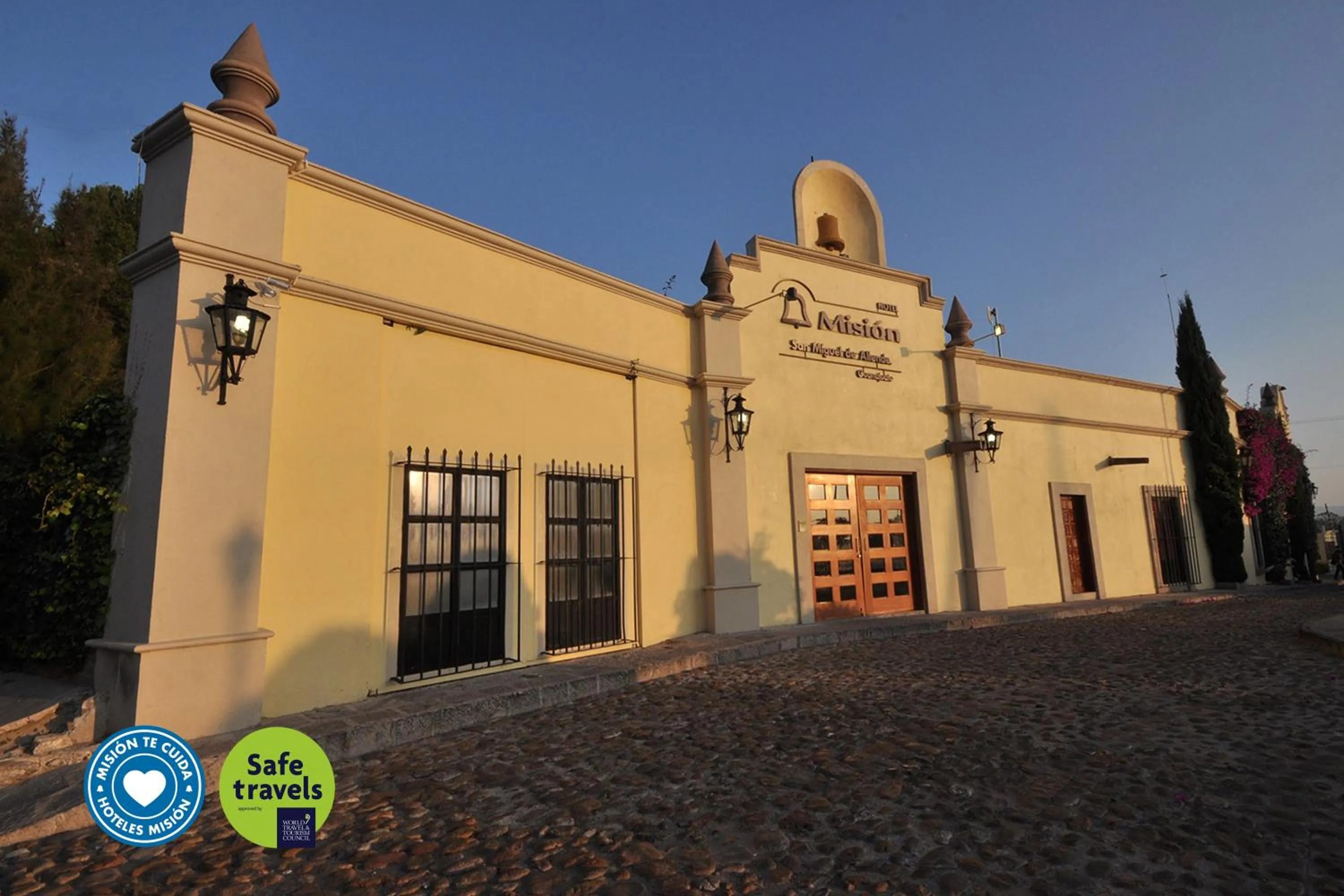 Facade/entrance in Mision San Miguel de Allende