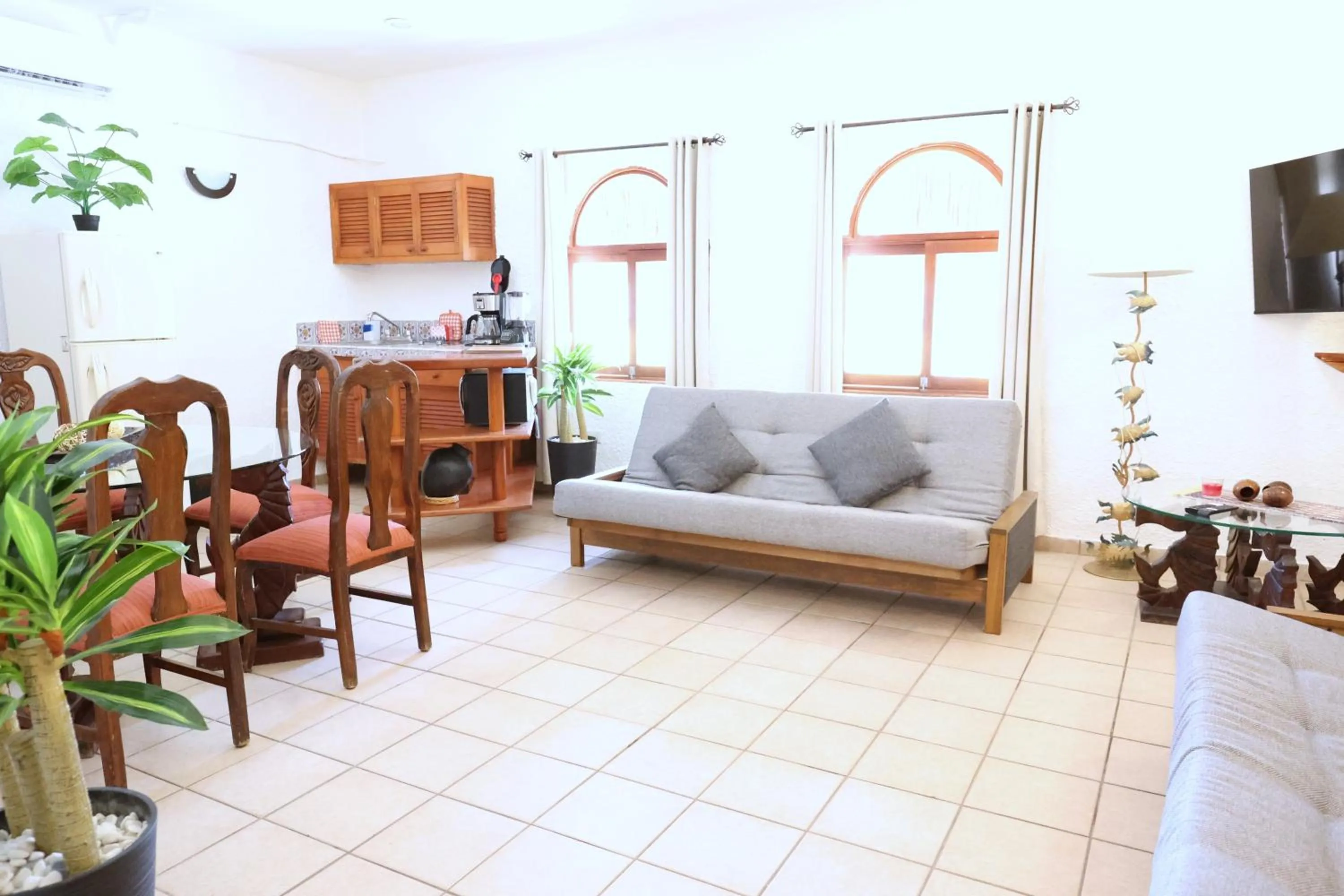 TV and multimedia in Hotel Bosque Caribe, 5th Av. zone