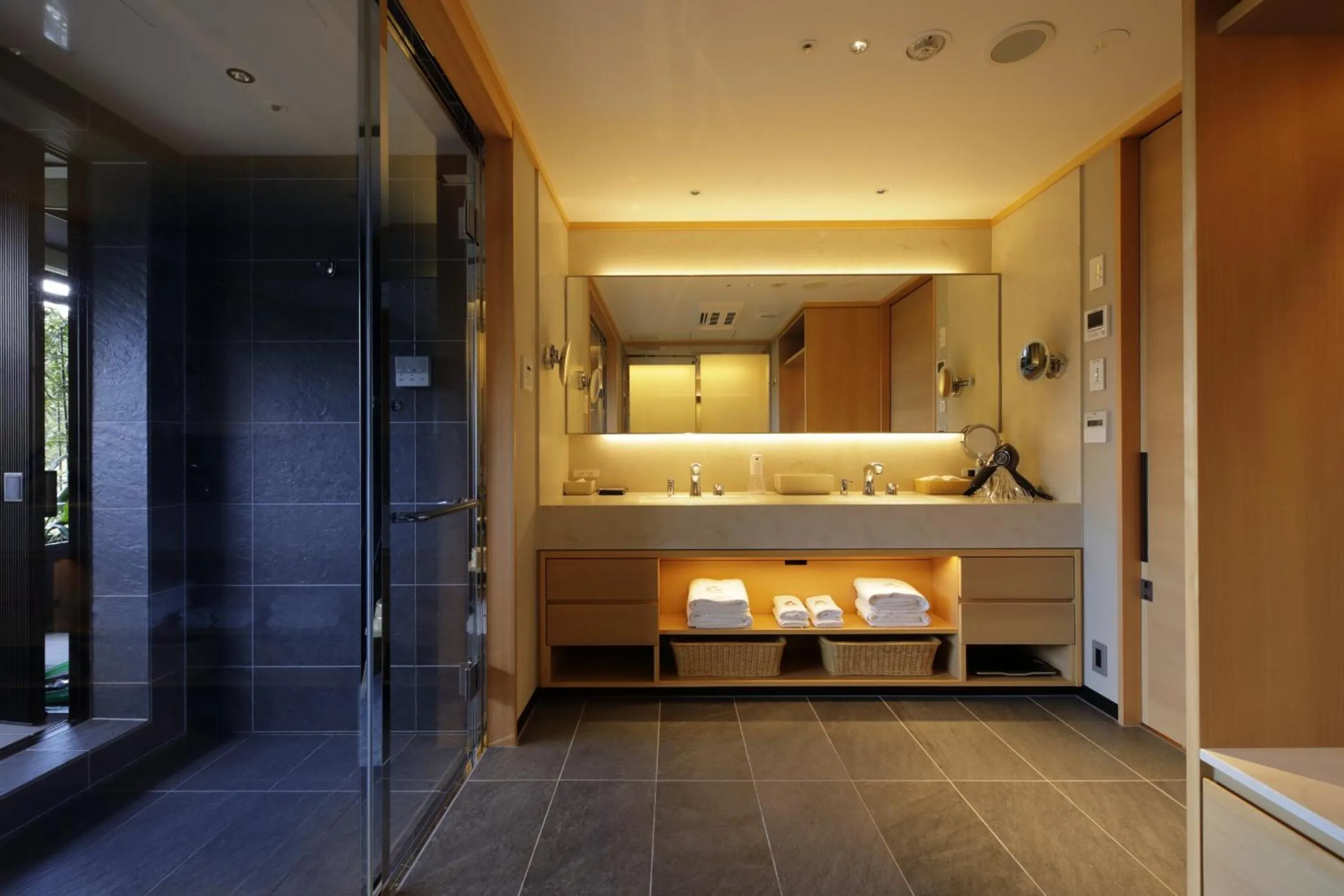 Bathroom, Bed in Kinzan