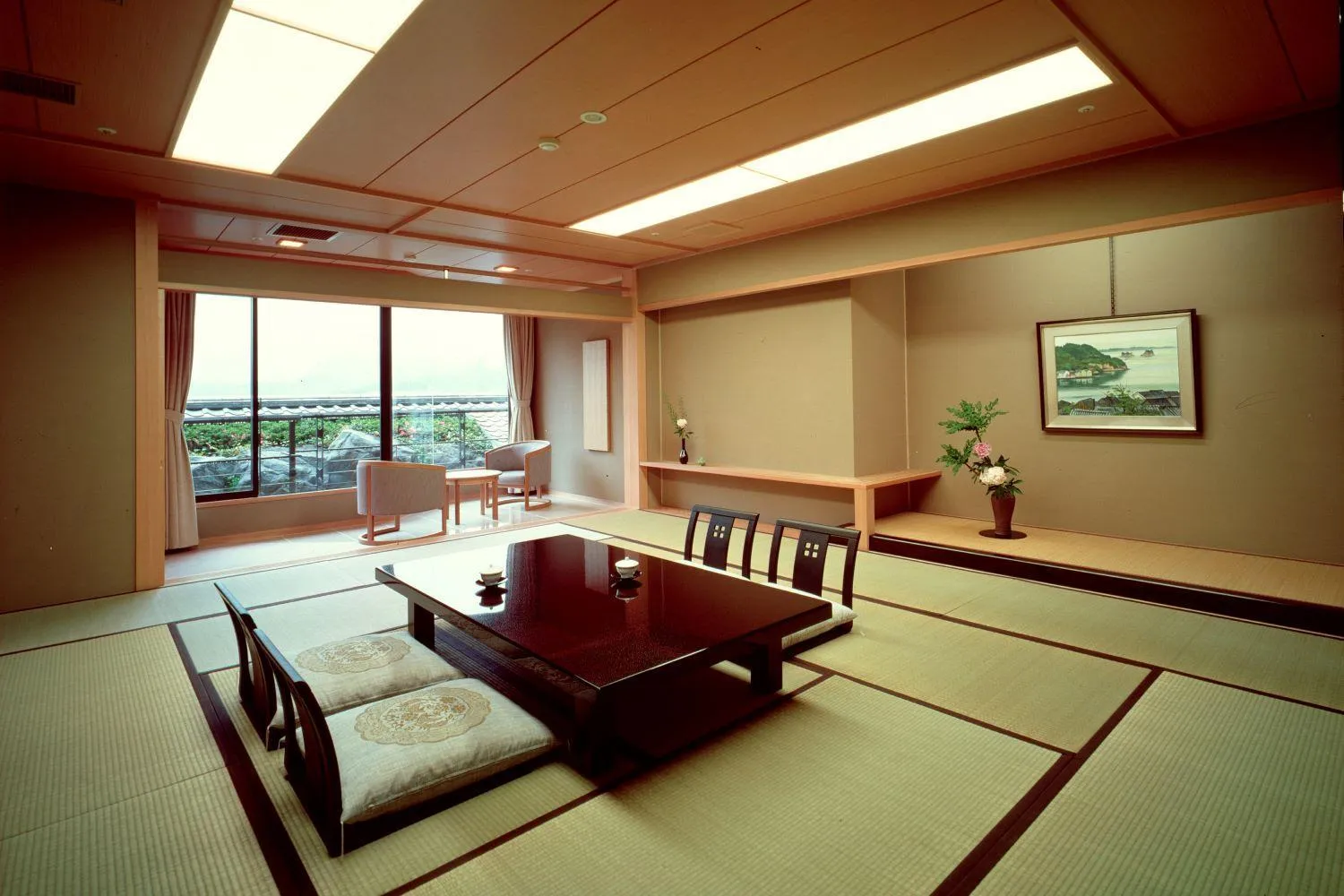 Photo of the whole room in Kinzan