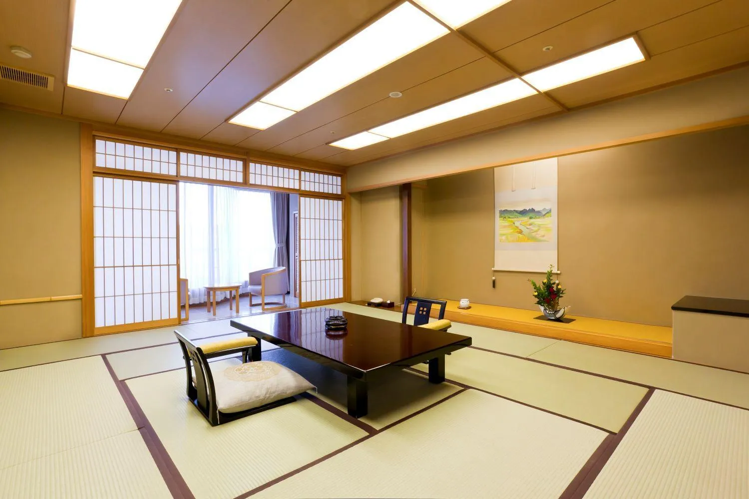 Photo of the whole room in Kinzan