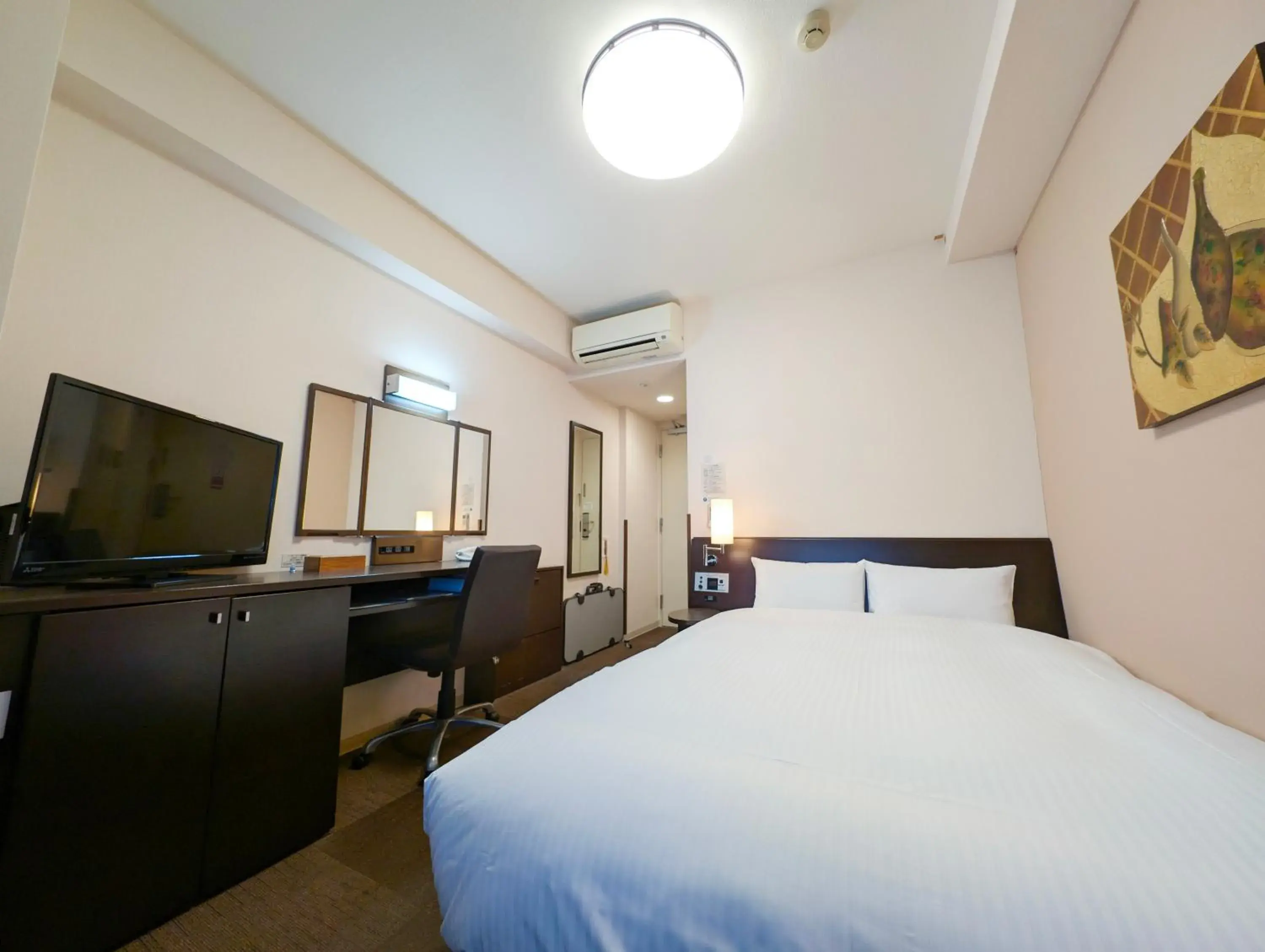 Superior Double Room with Small Double Bed - Non-Smoking in Hotel Route-Inn Towada Superior Double Room with Small Double Bed - Non-Smoking in Hotel Route-Inn Towada
