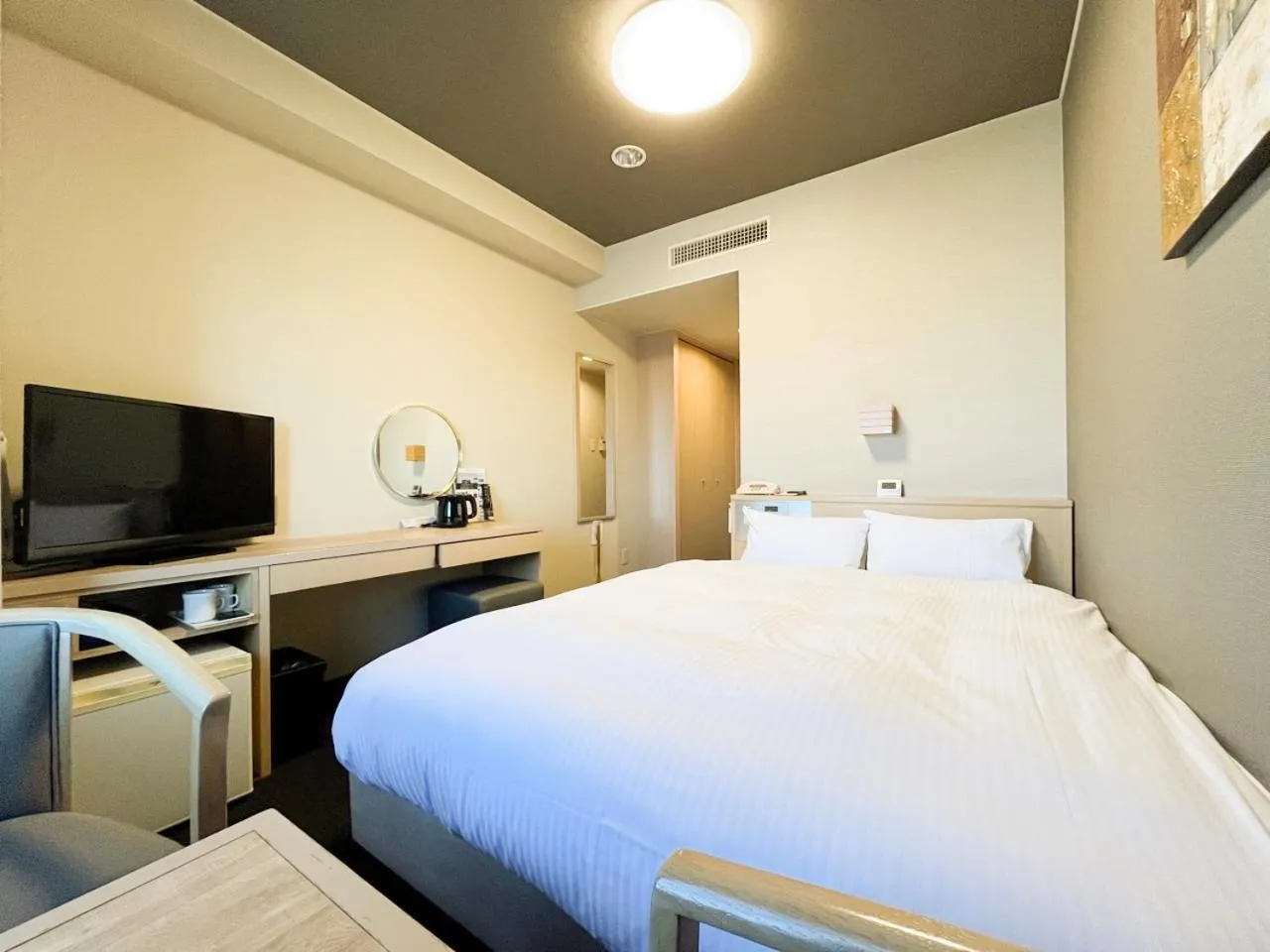 Photo of the whole room, Bed in Hotel Route-Inn Tokyo Asagaya