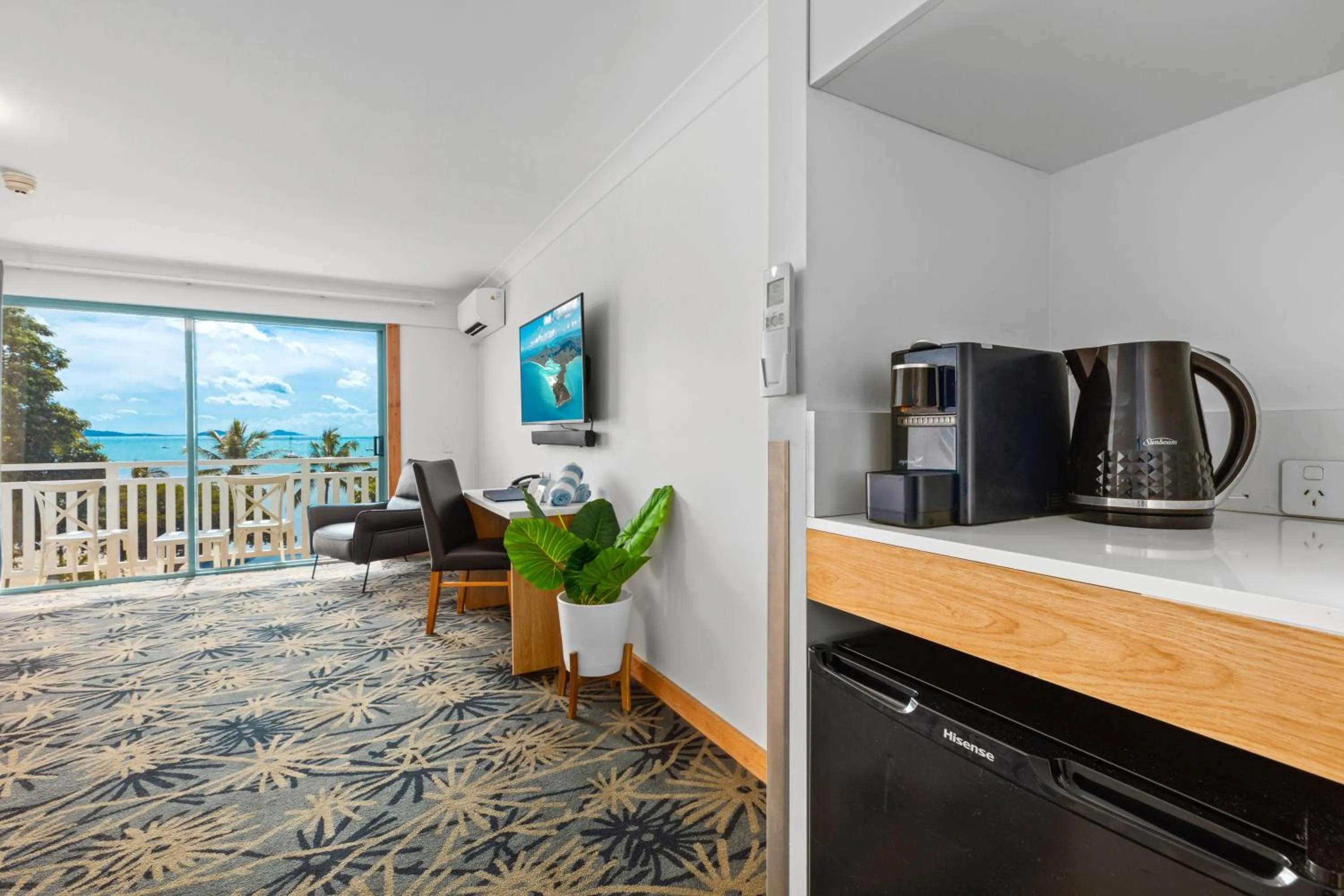 Bedroom in Airlie Beach Hotel