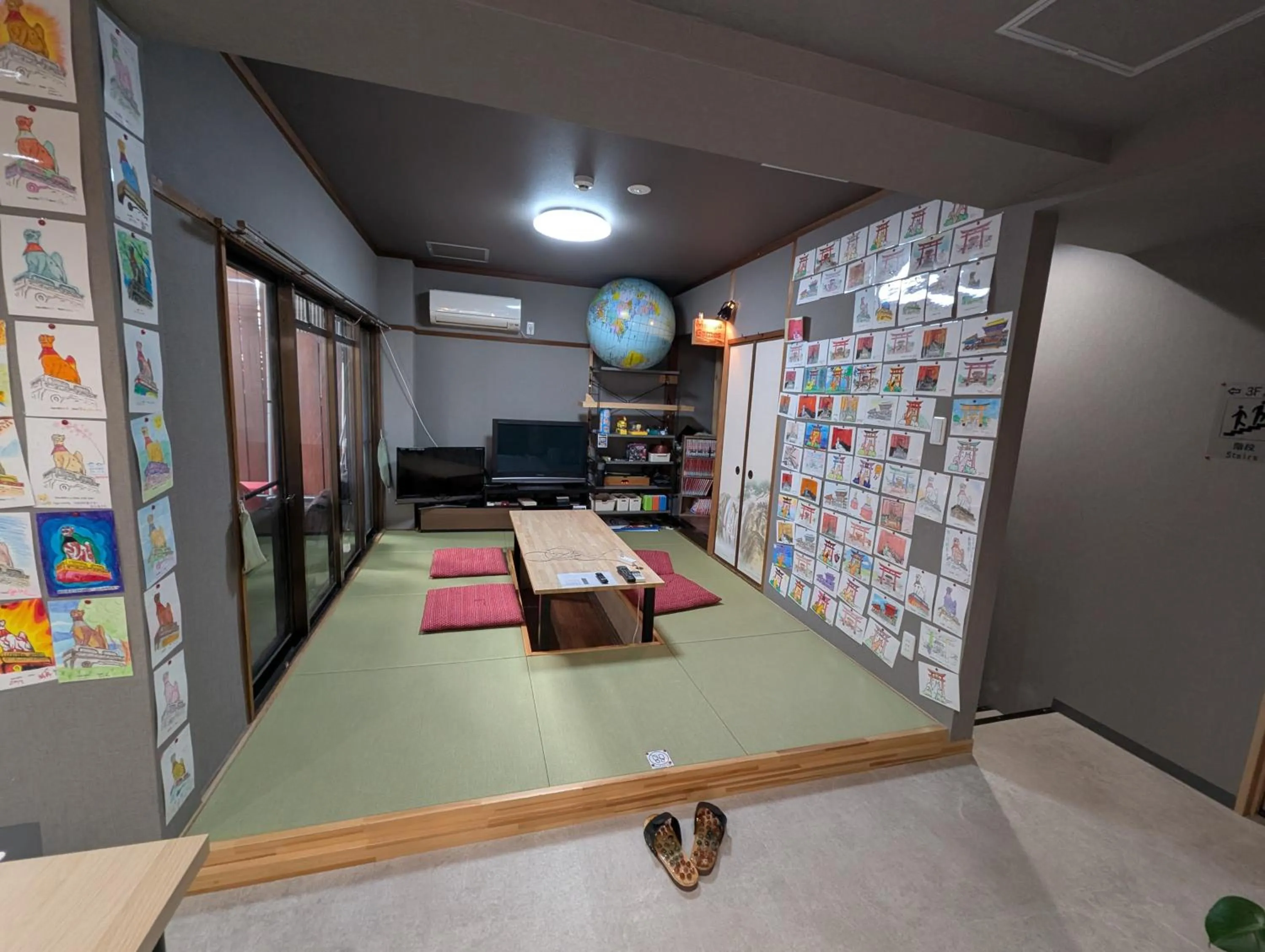 Communal lounge/ TV room, Bed in Stay Inn KOTO