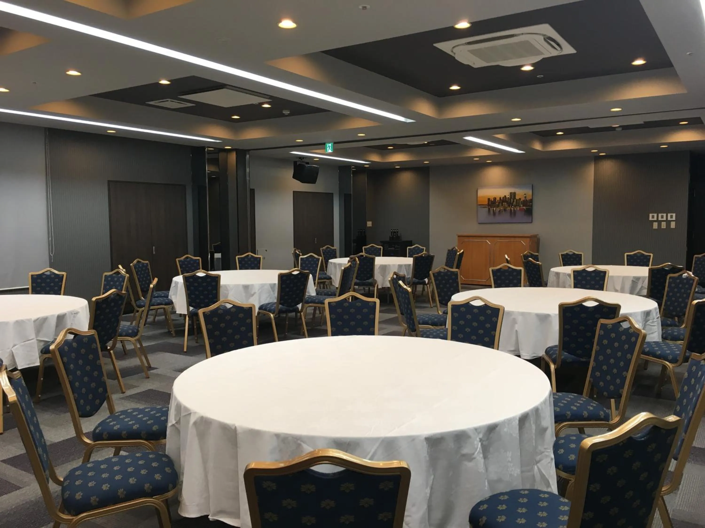 Banquet/Function facilities in Hotel Route-Inn Grand Tokyo Toyocho