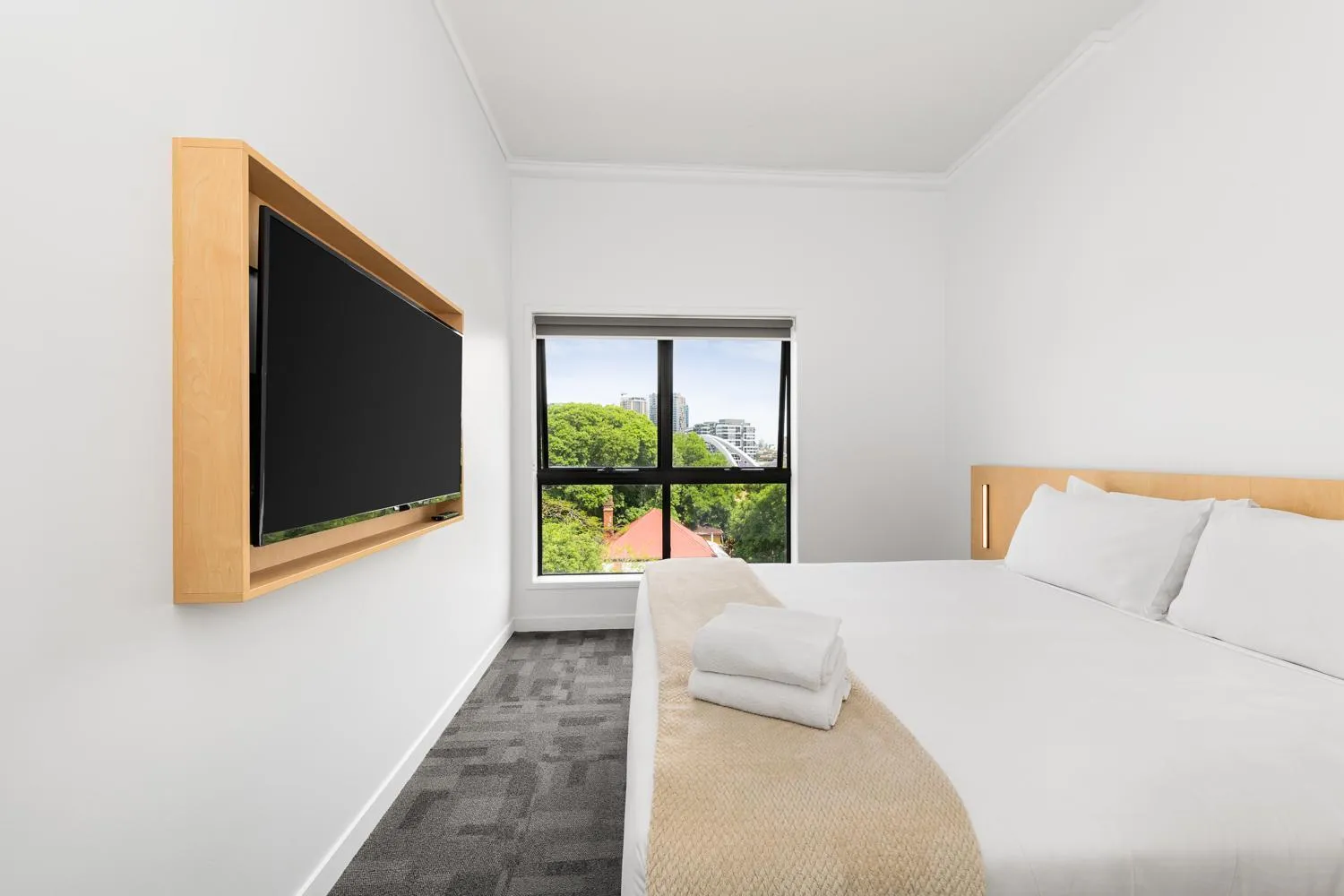 Bed in YHA Brisbane City