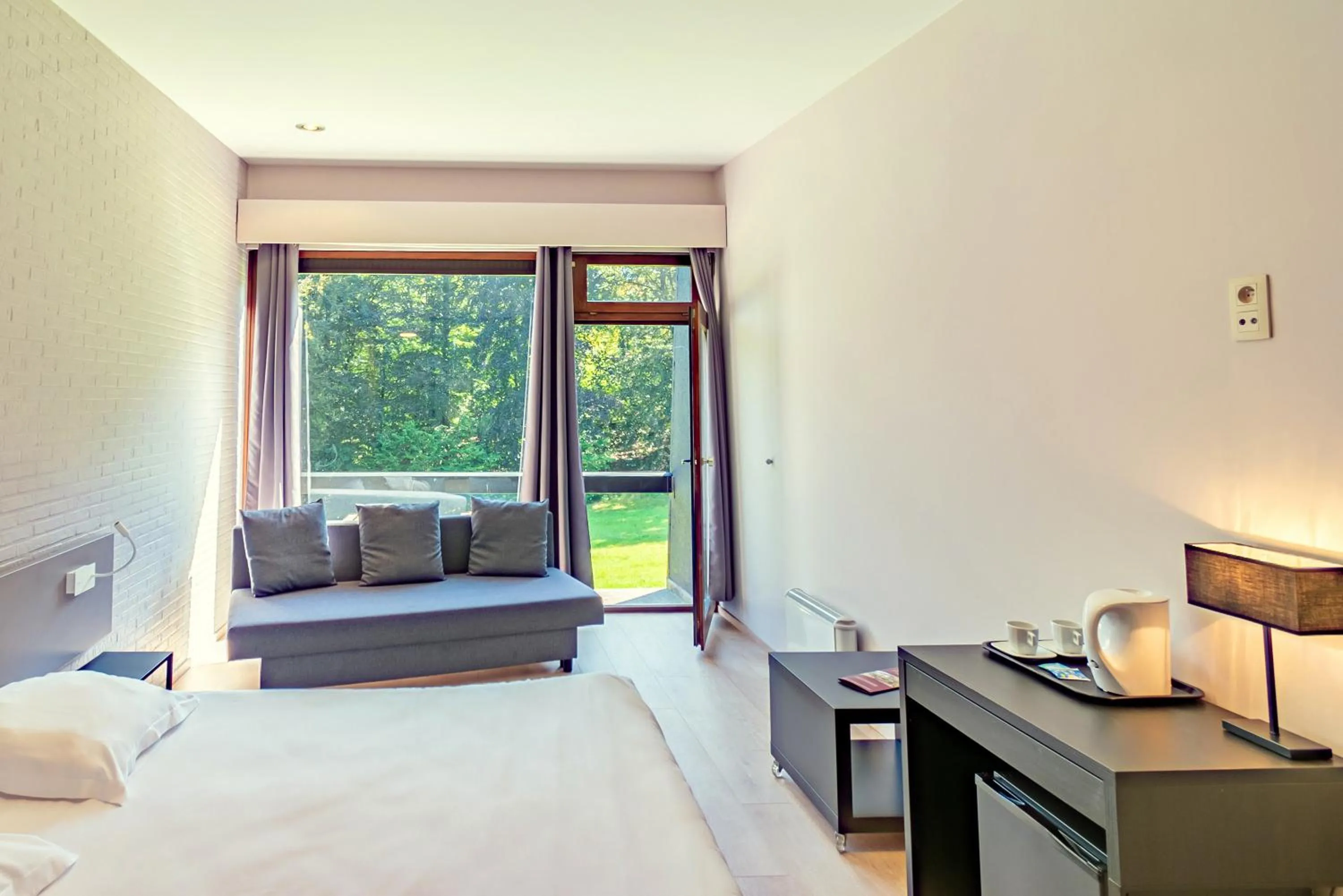 Bedroom in Les Rhodos