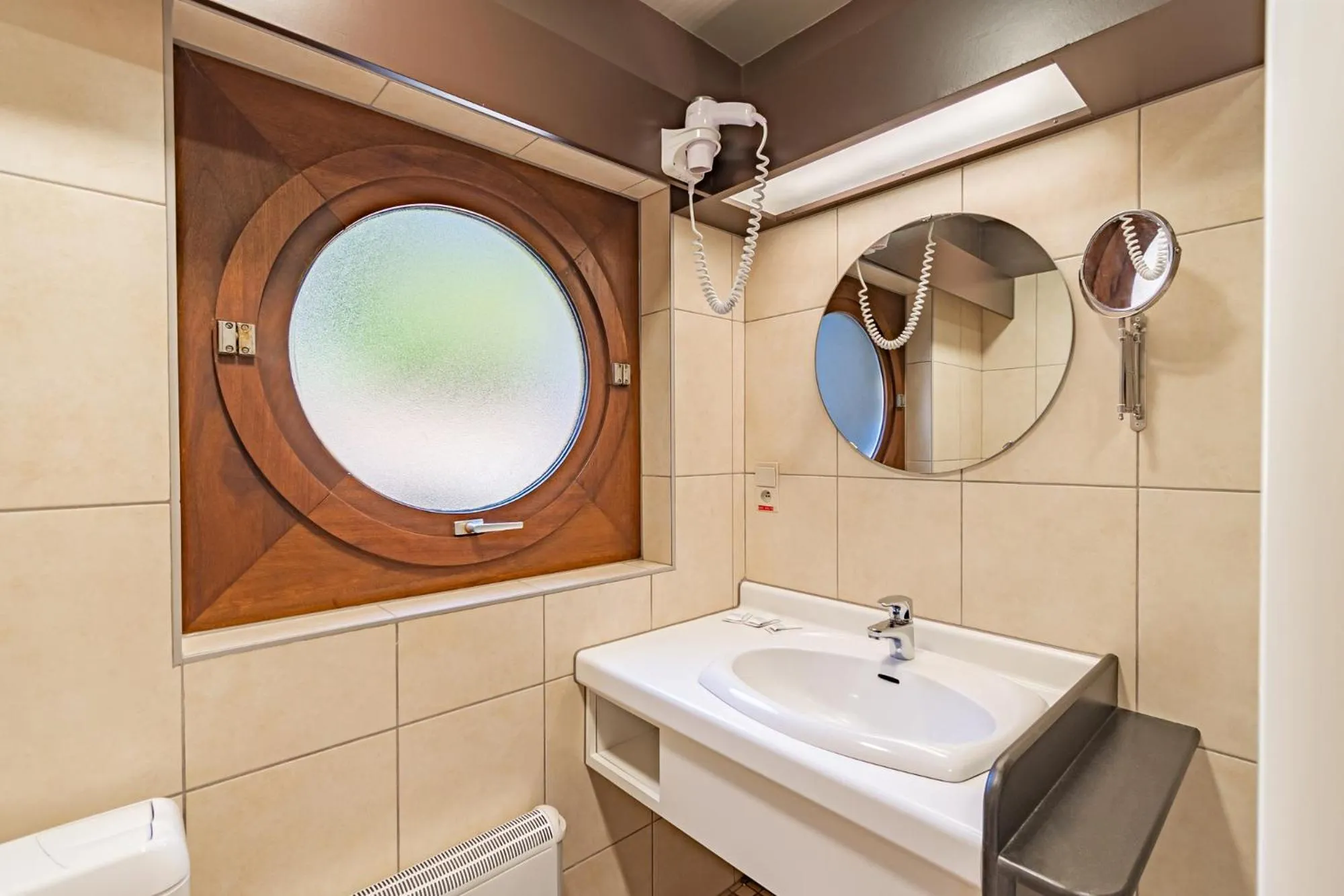 Bathroom in Les Rhodos