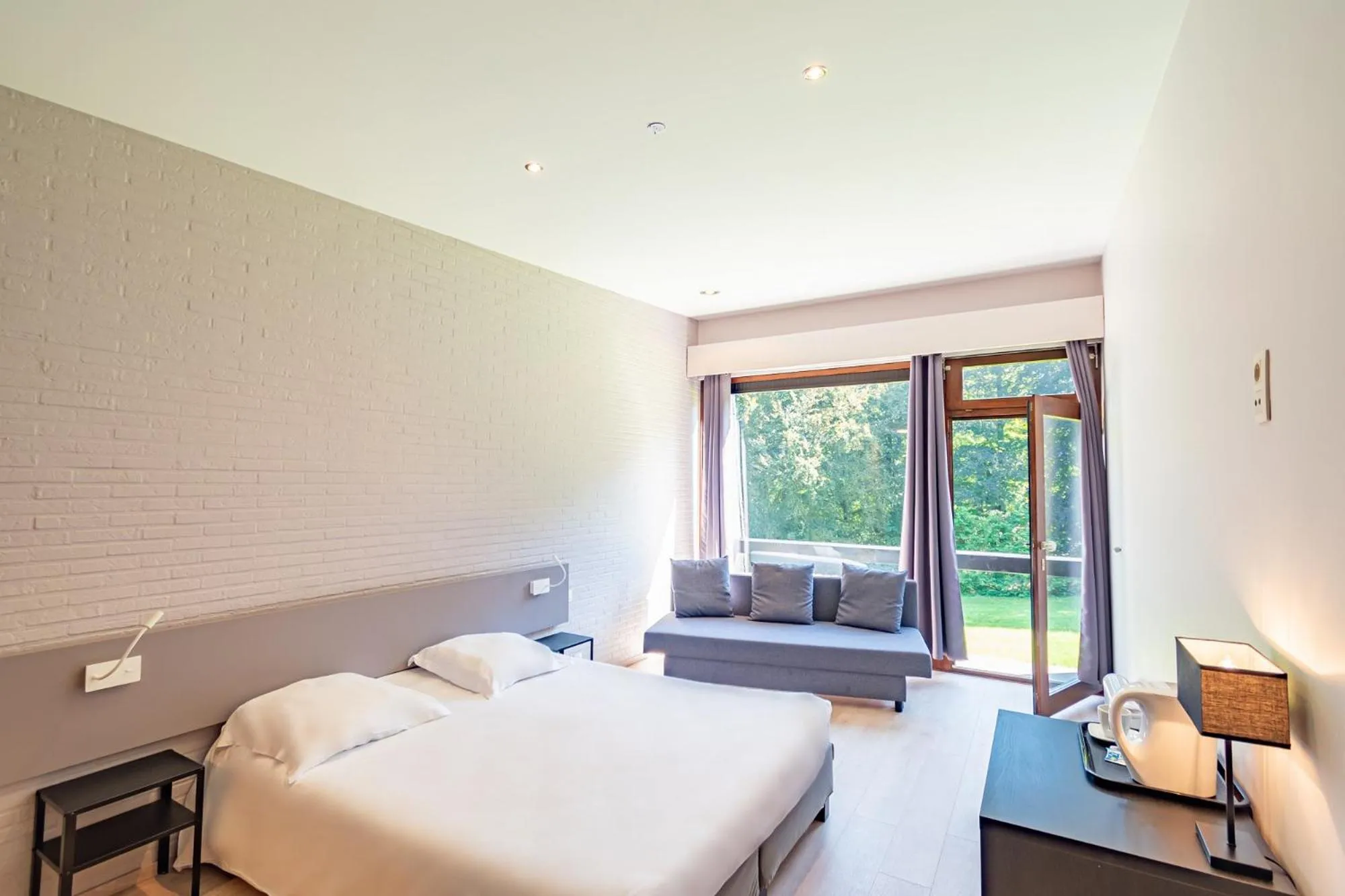 Bedroom in Les Rhodos