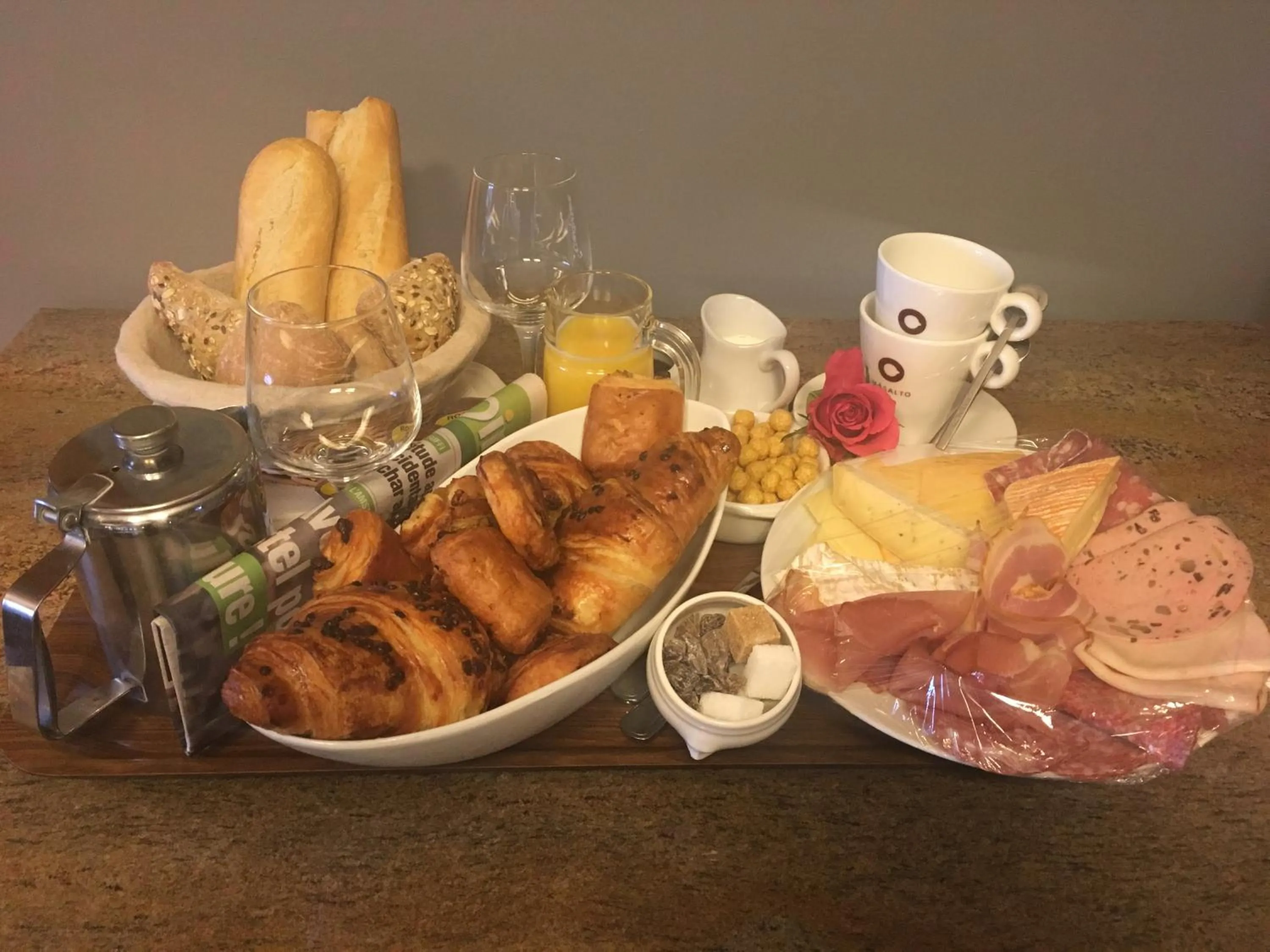 Breakfast in Les Rhodos