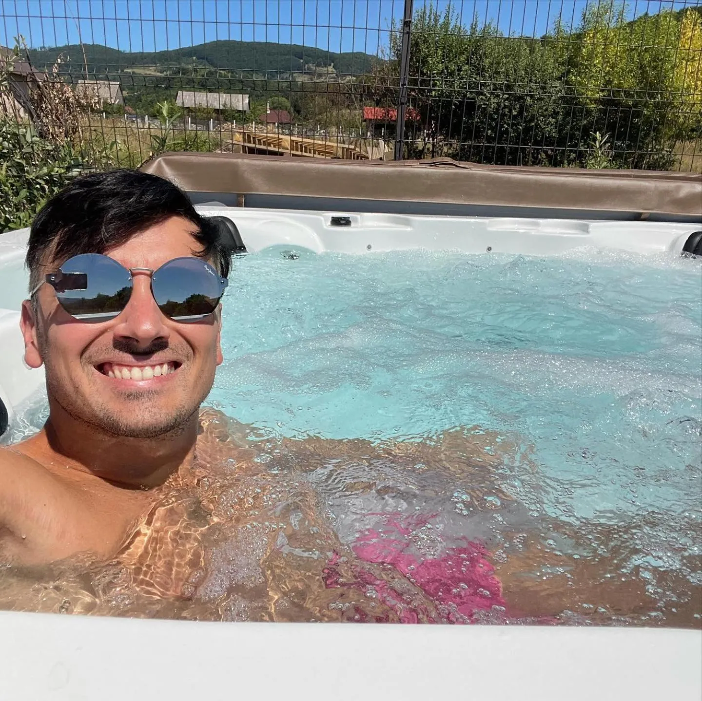 Hot Tub in Hanul Conitei