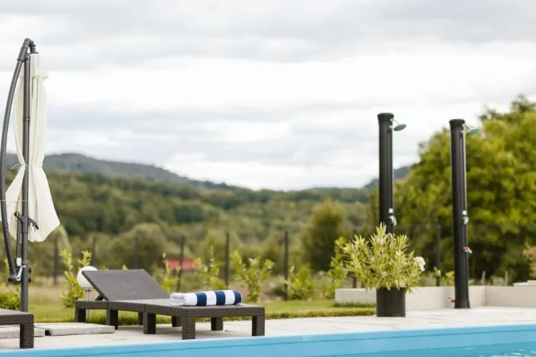 Swimming pool in Hanul Conitei