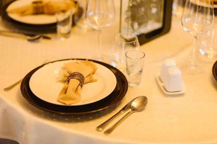 Restaurant/places to eat in Hanul Conitei