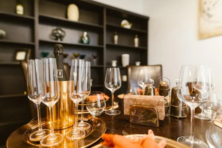 Restaurant/places to eat in Hanul Conitei