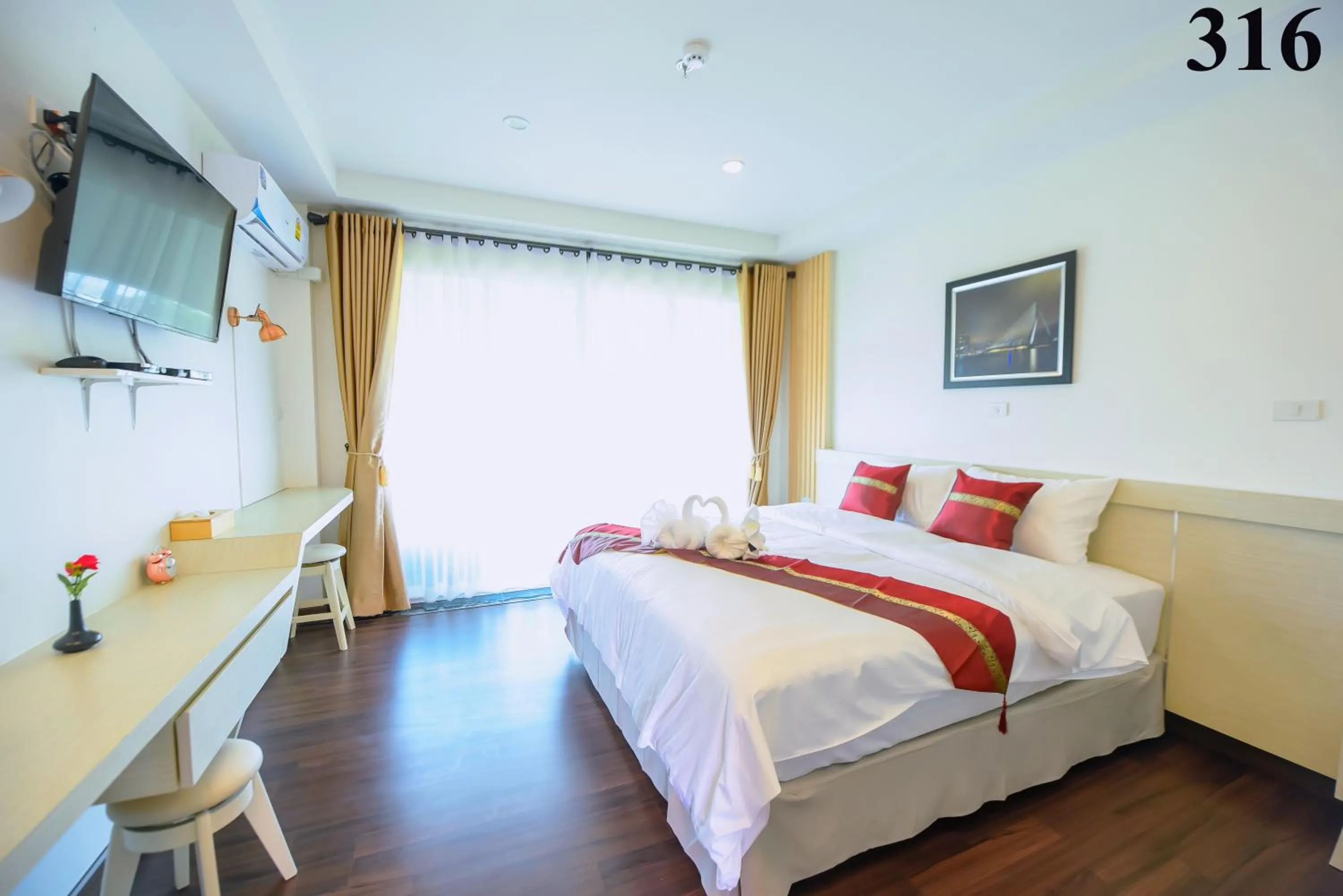 Bed in MS Hotel Sriracha