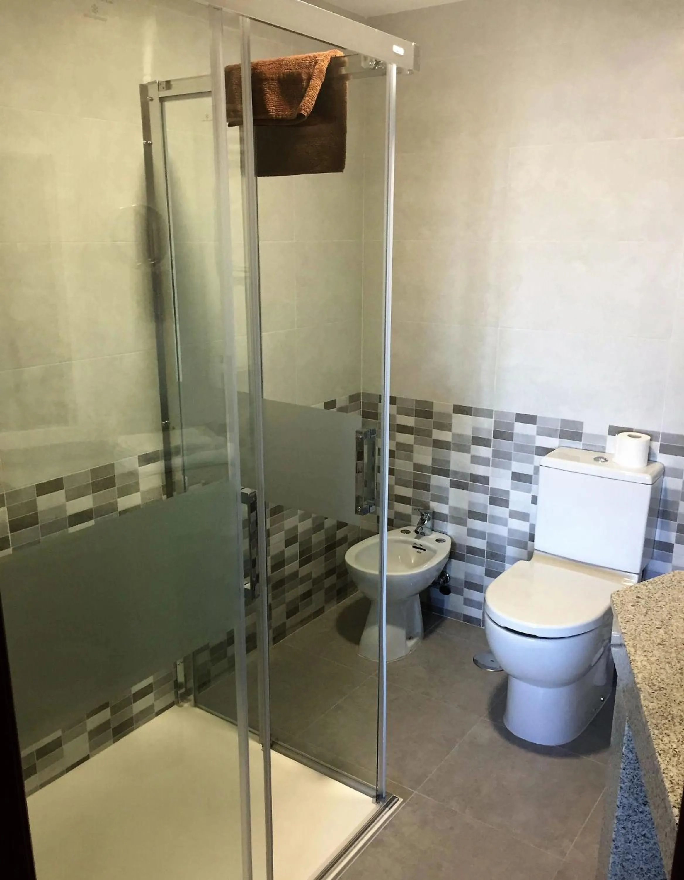 Shower in Hotel Nuevo Cachalote