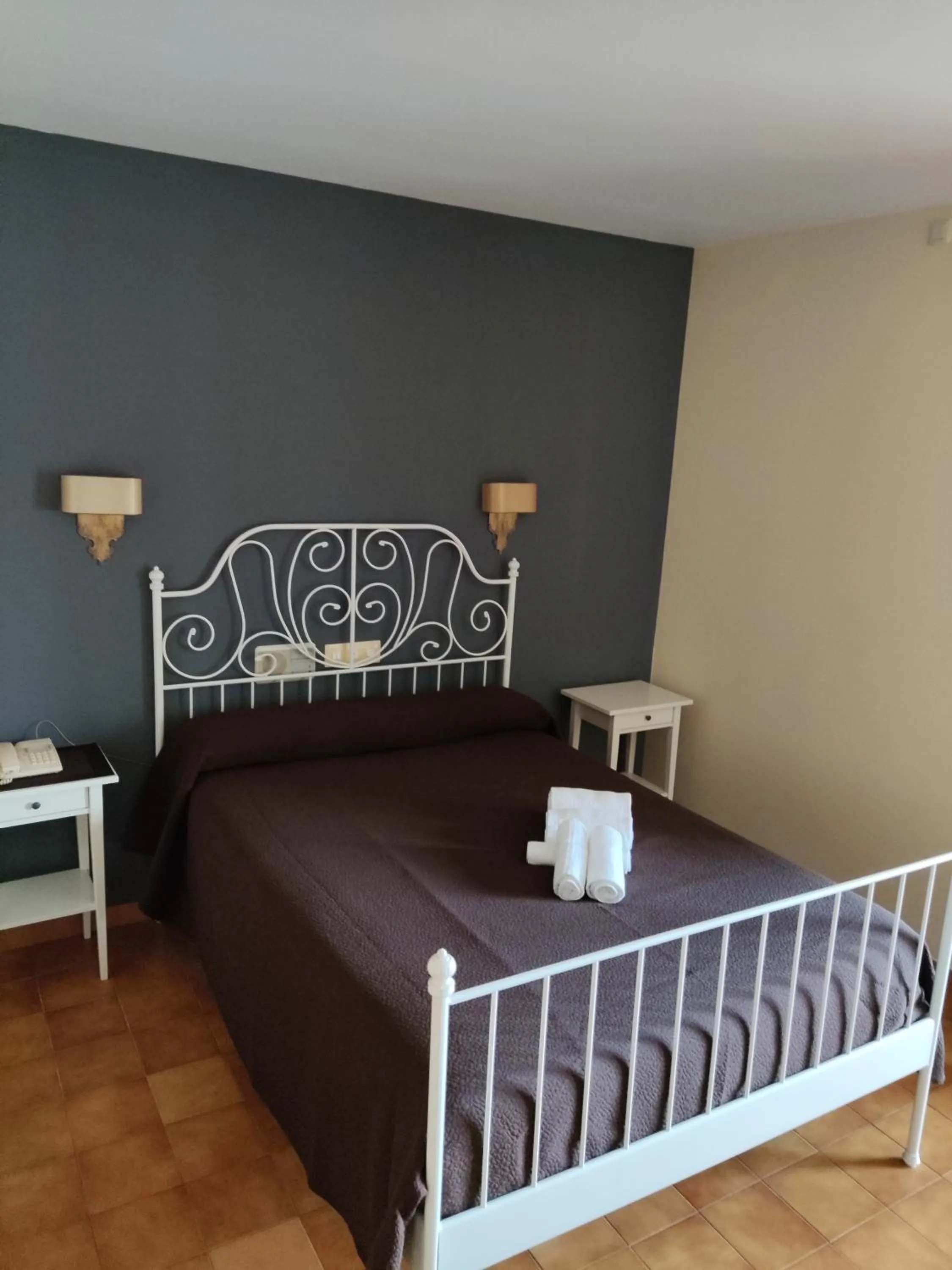 Bed in Hotel Nuevo Cachalote