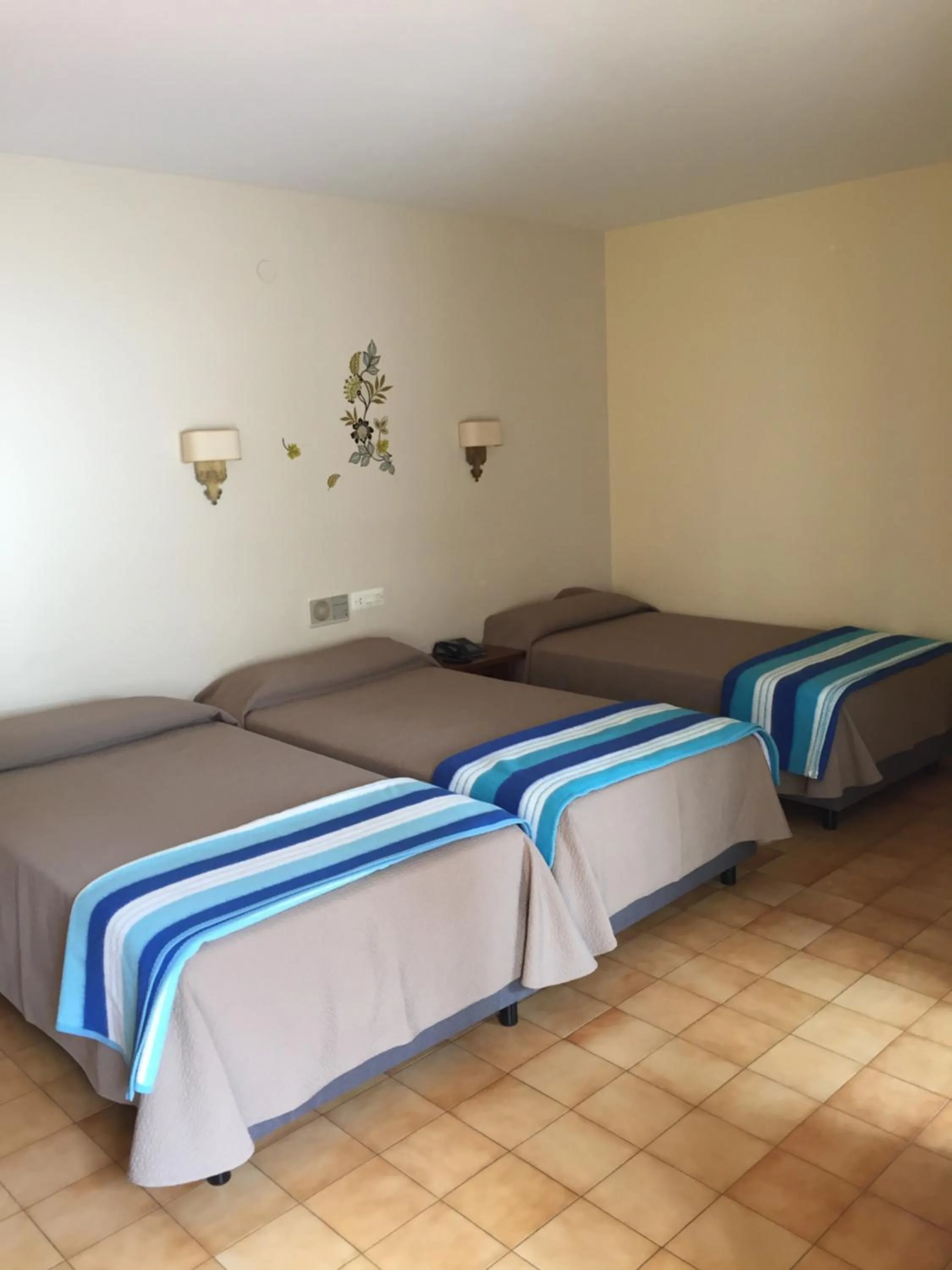 Bed in Hotel Nuevo Cachalote