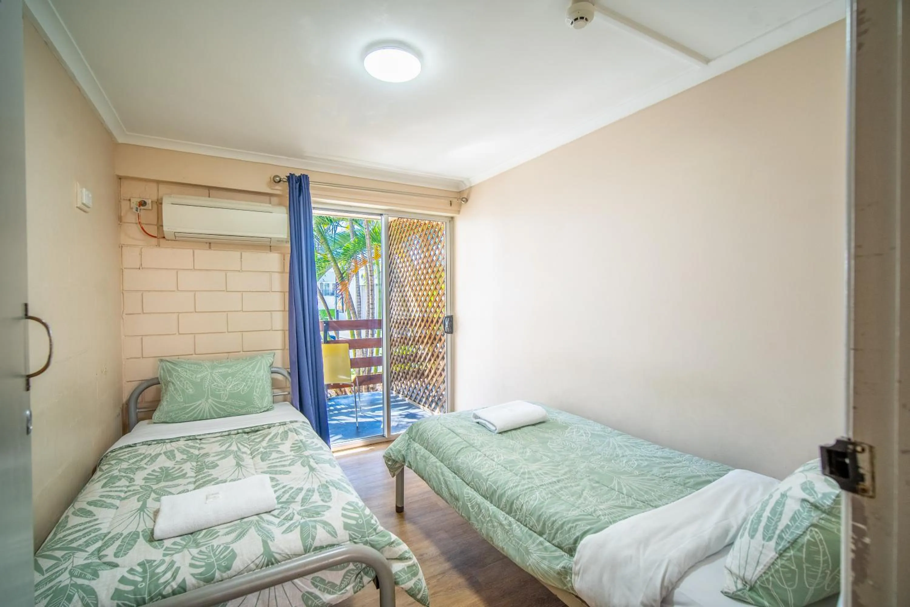 Bedroom, Bed in The Hostel, Airlie Beach