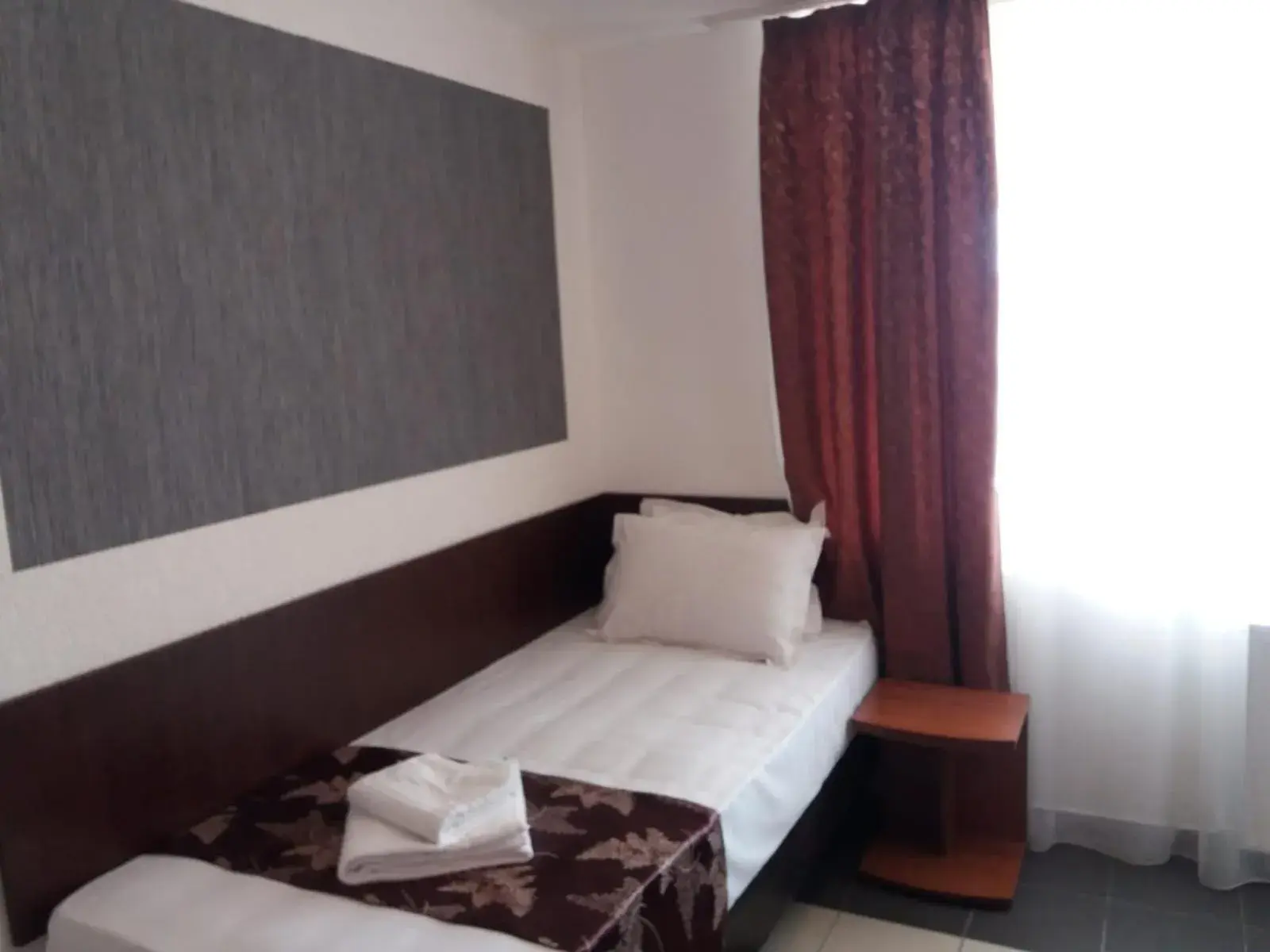 Single Room with Bathroom in Hotel Tranzzit Single Room with Bathroom in Hotel Tranzzit