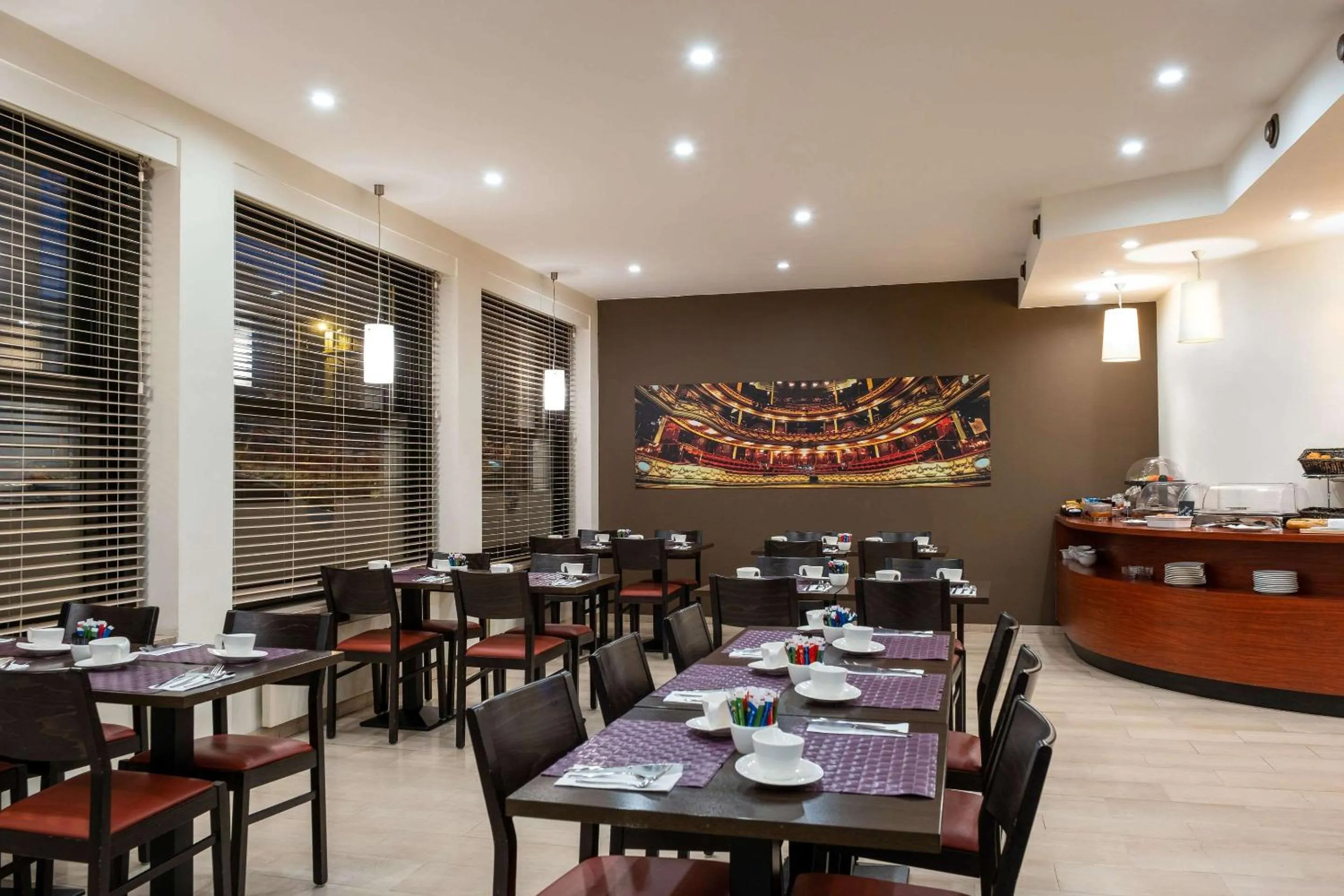 Restaurant/places to eat in Hotel Opera Antwerpen Centrum